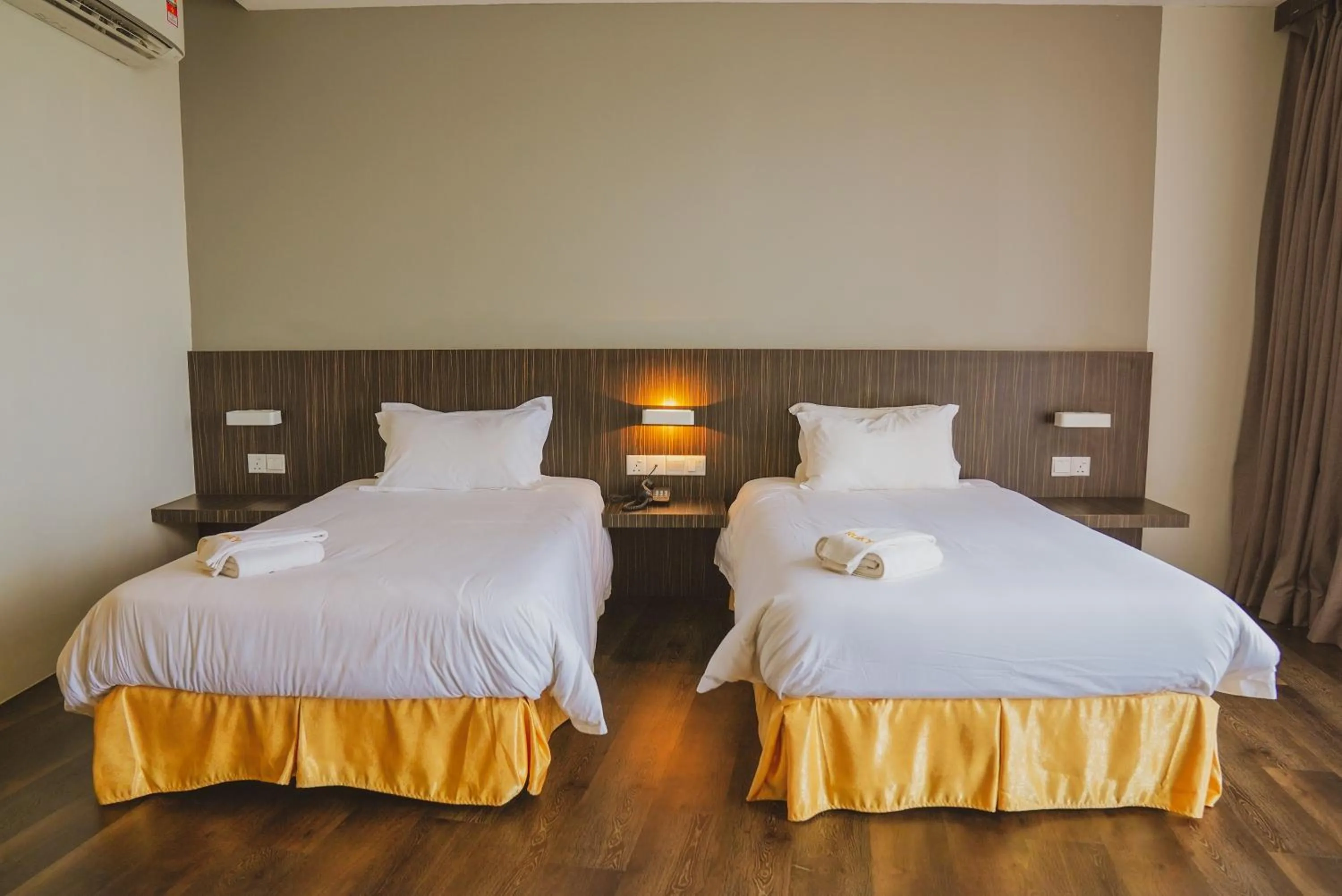 Bedroom, Bed in Roxy Hotel Serian