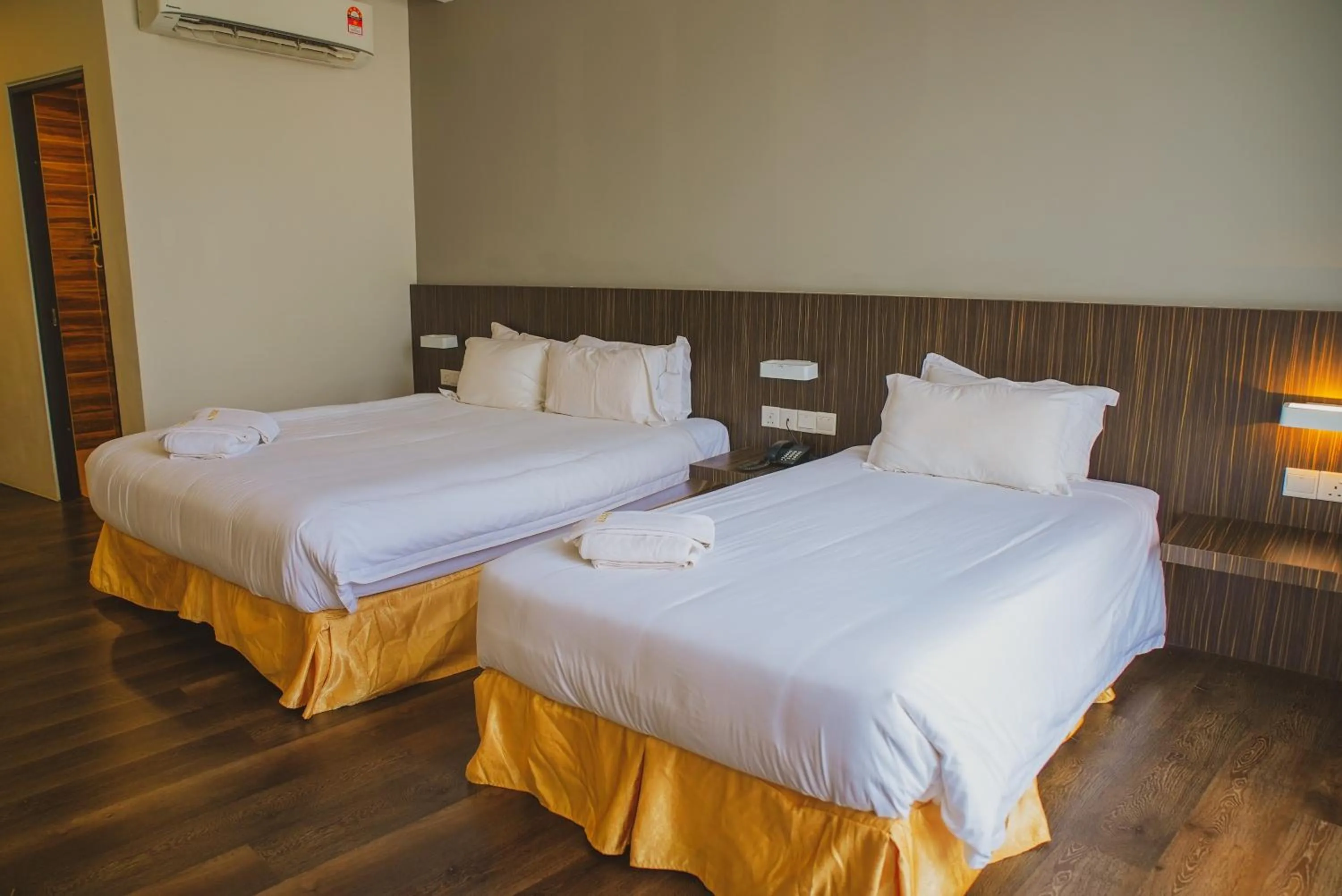 Bedroom, Bed in Roxy Hotel Serian