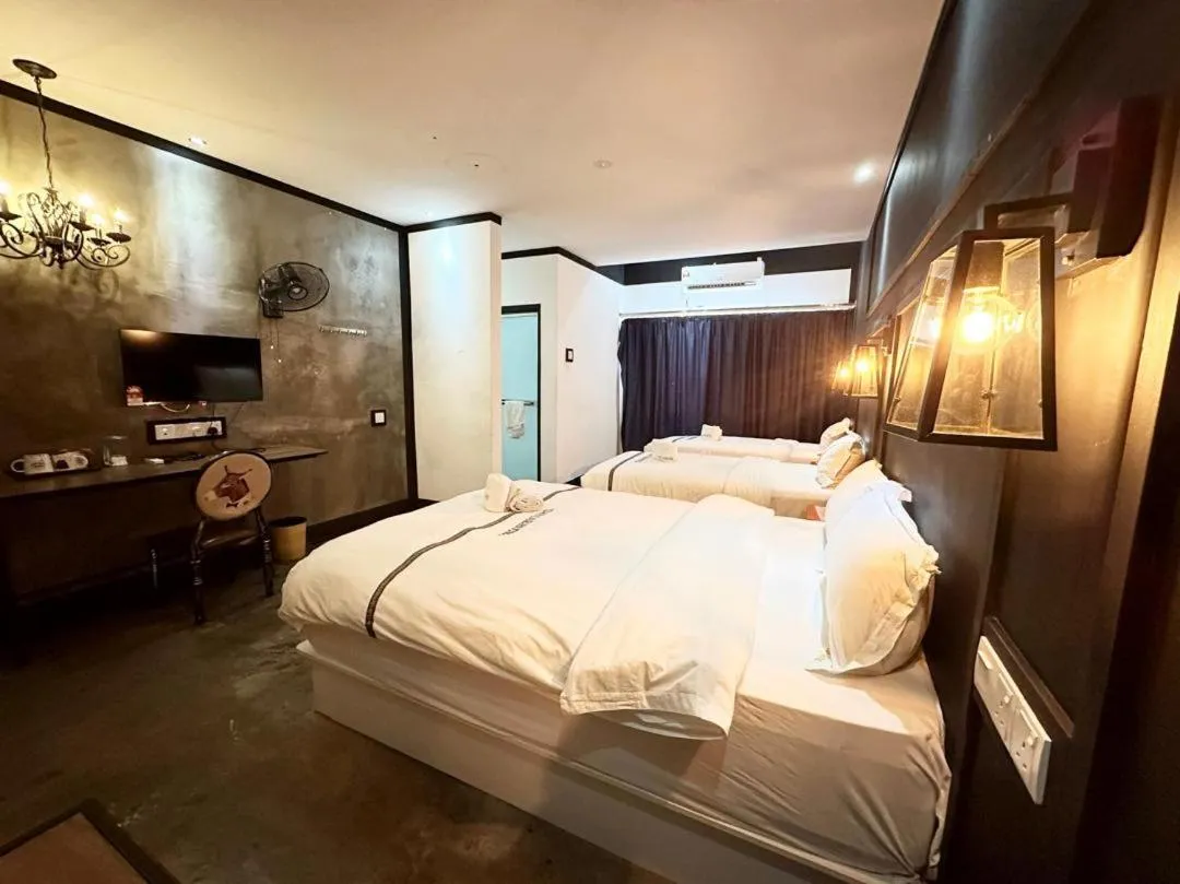 Bed in CJ HOUSE station 18 Ipoh