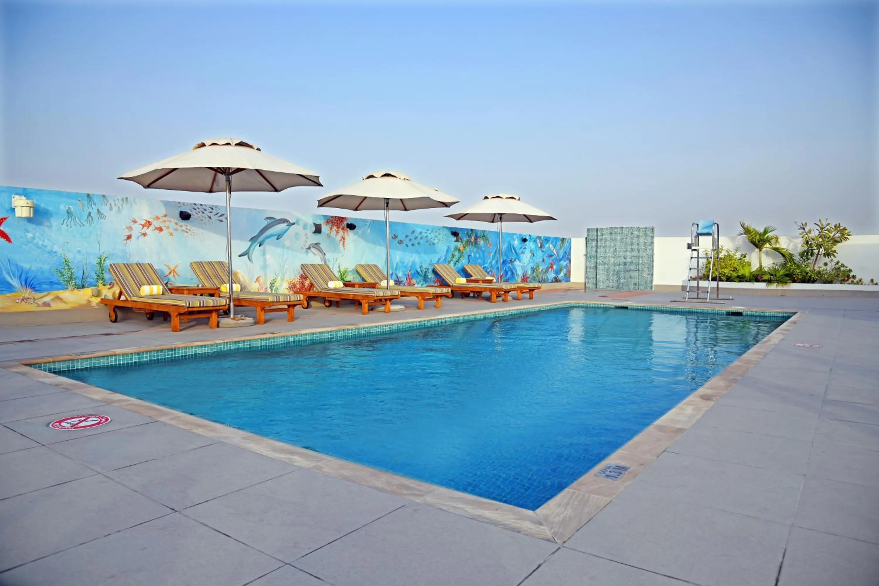 Swimming pool in Lemon Tree Hotel, Jumeirah Dubai