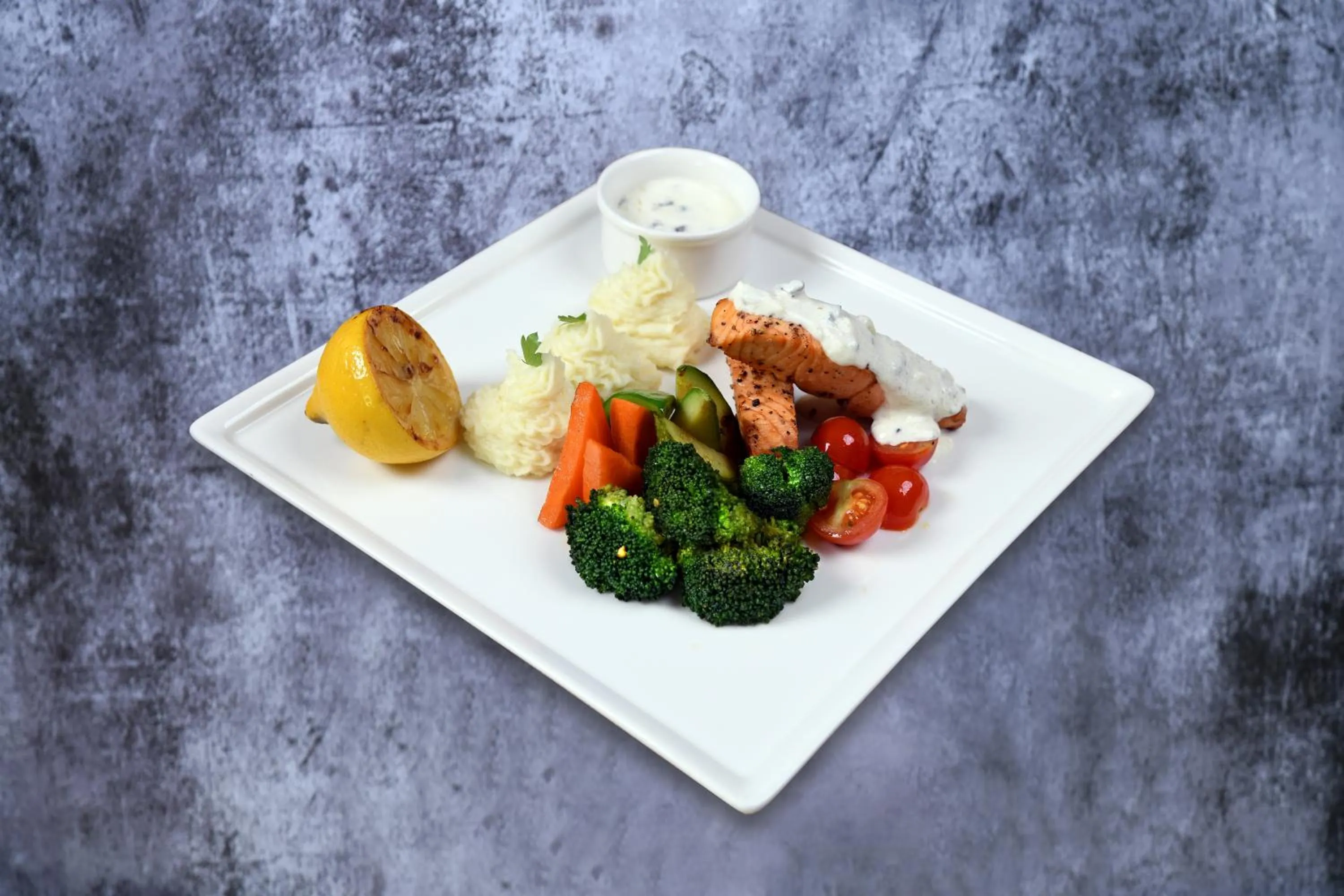 Restaurant/places to eat in Lemon Tree Hotel, Jumeirah Dubai