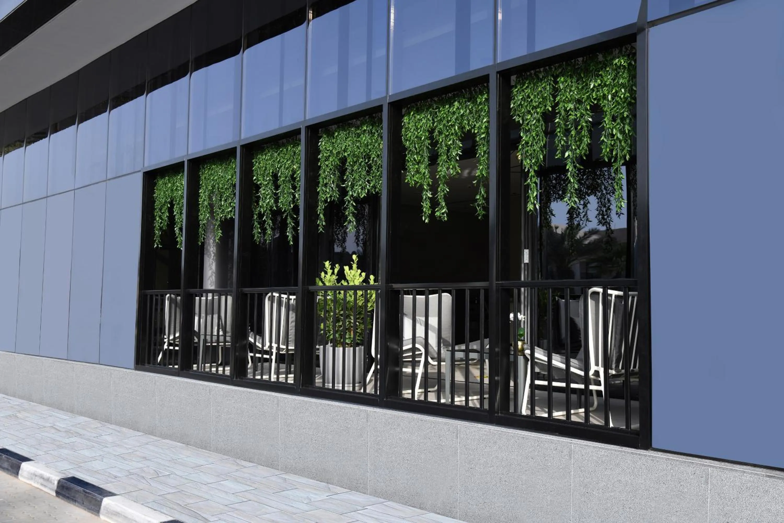 Restaurant/places to eat in Lemon Tree Hotel, Jumeirah Dubai