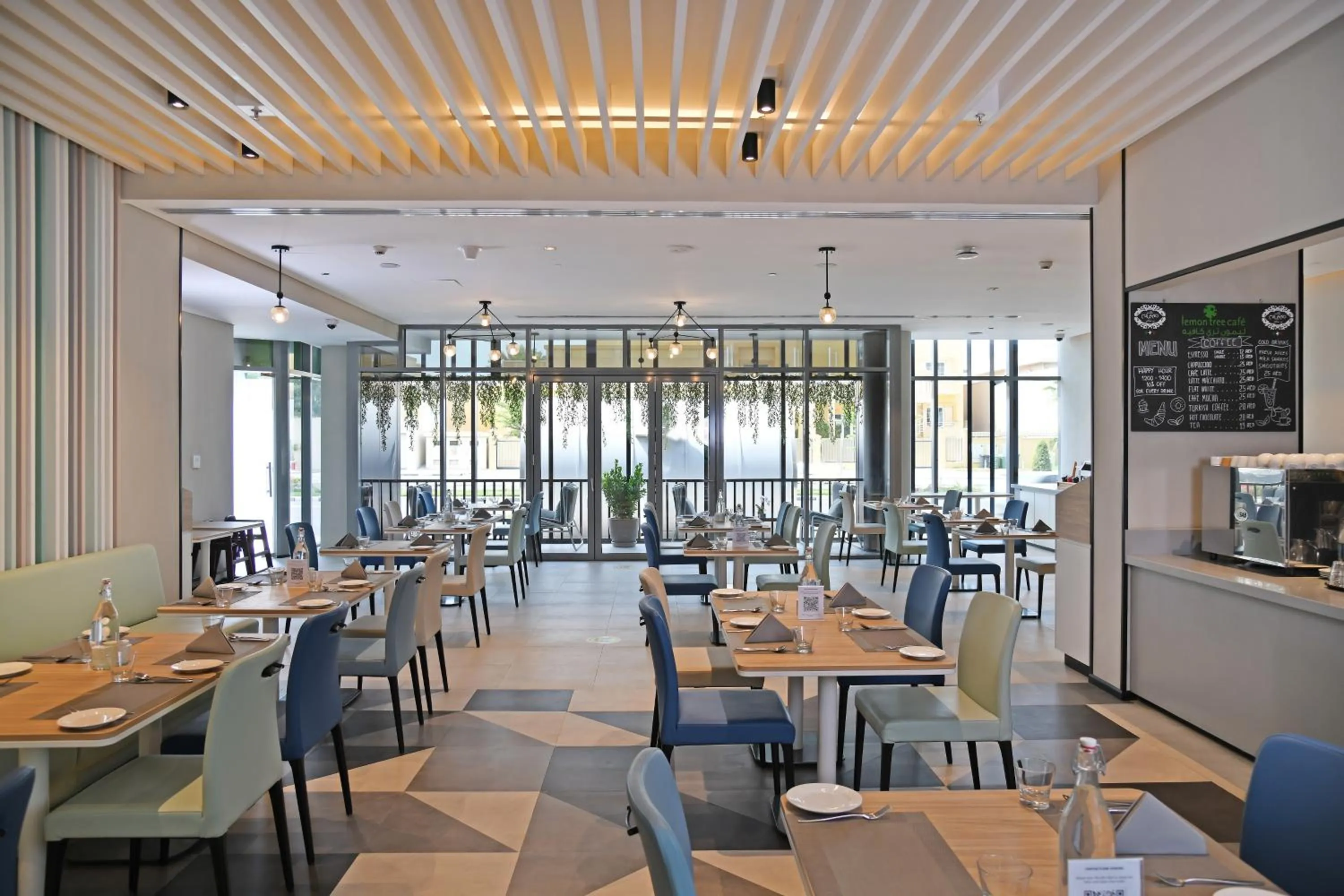 Restaurant/places to eat in Lemon Tree Hotel, Jumeirah Dubai