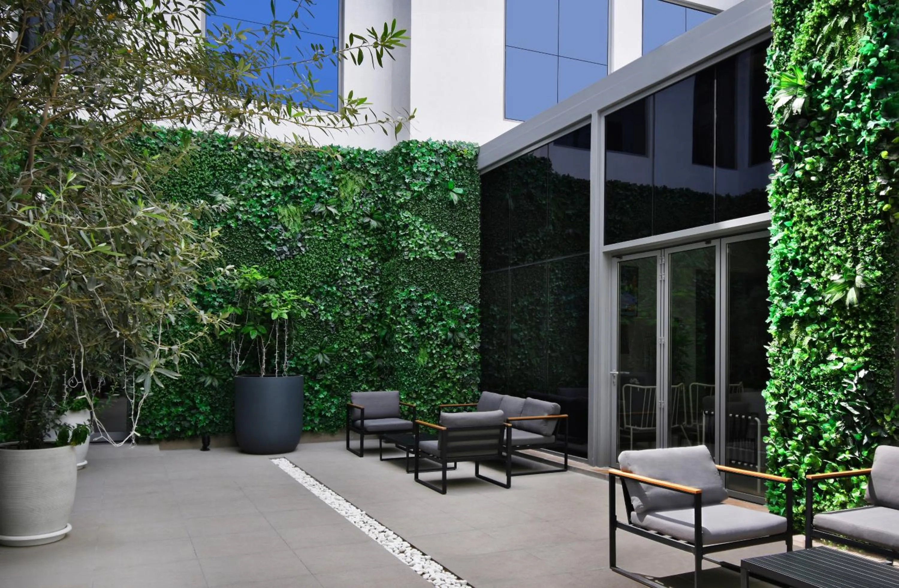 Garden in Lemon Tree Hotel, Jumeirah Dubai