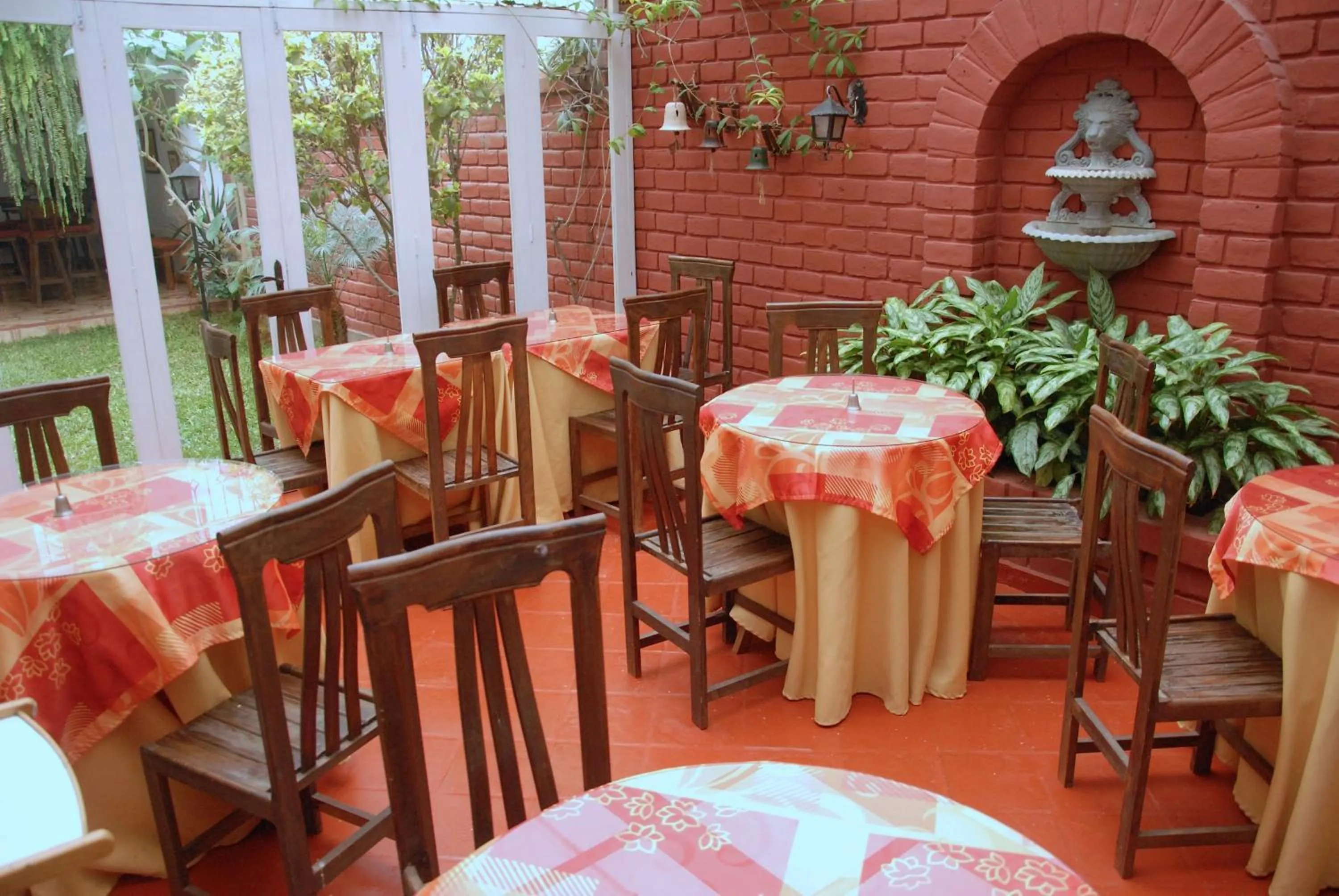 Restaurant/places to eat in Residencial Carlos