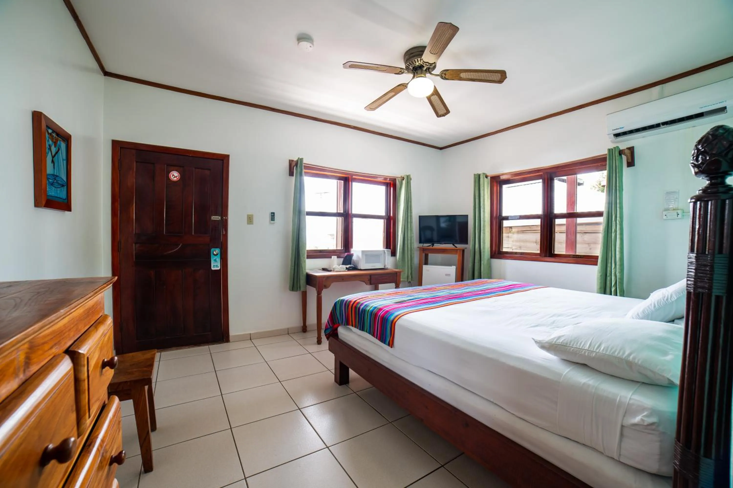 Photo of the whole room, Bed in Splash Inn Dive Resort & Villas
