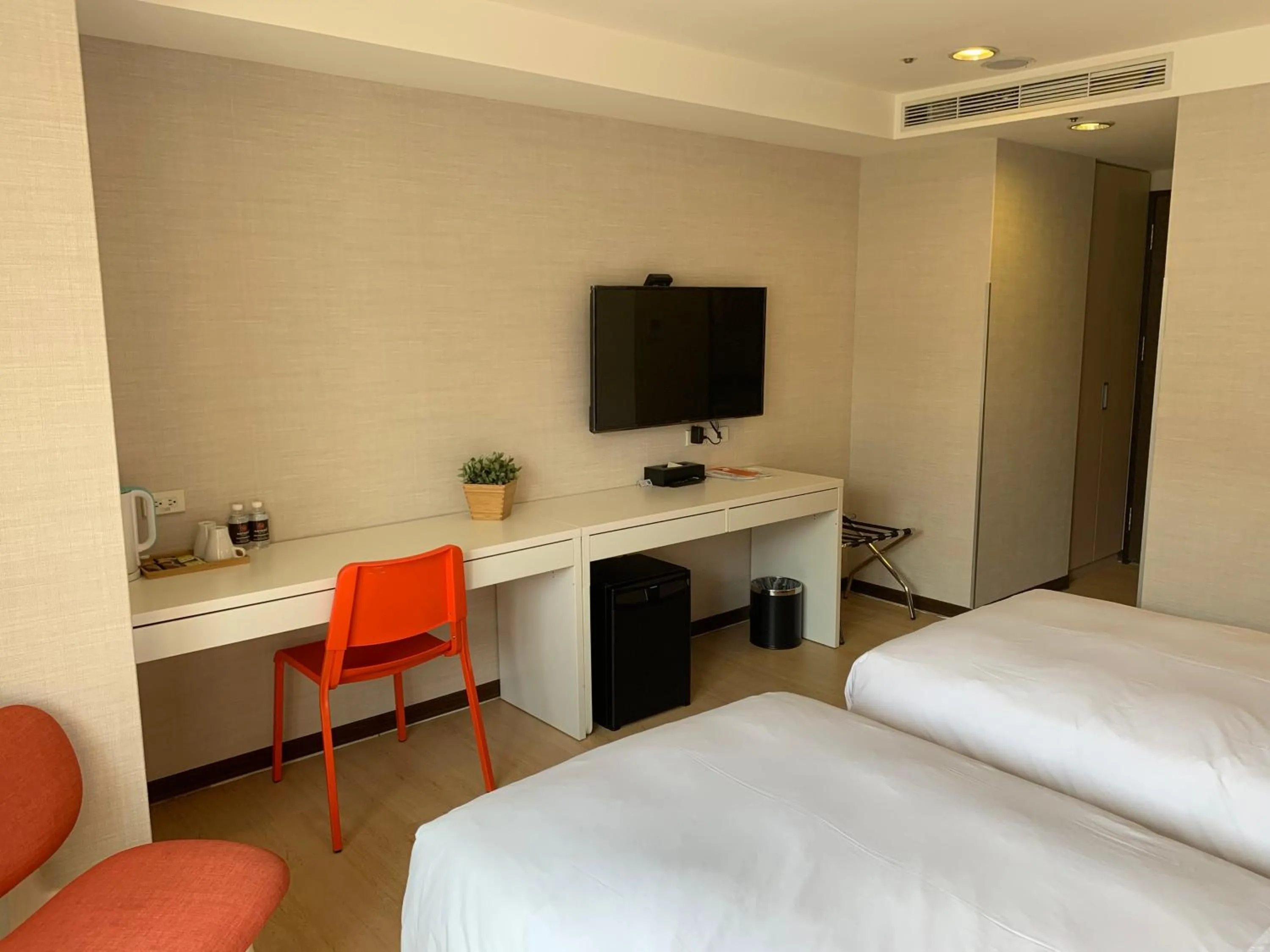 Bed in HATAGO+ THE ALLEY