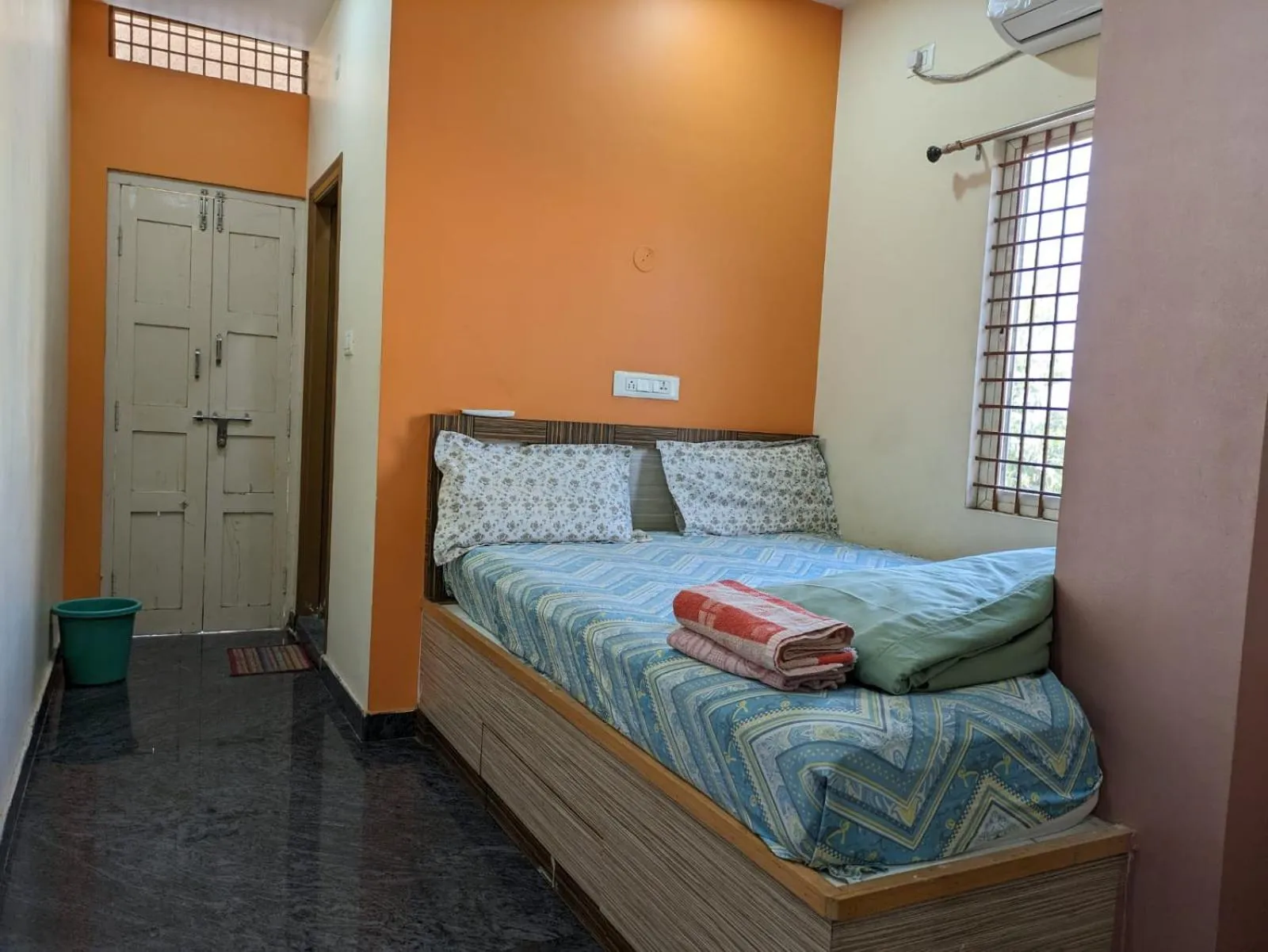 Bed in Hampi Two Bedroom Guesthouse