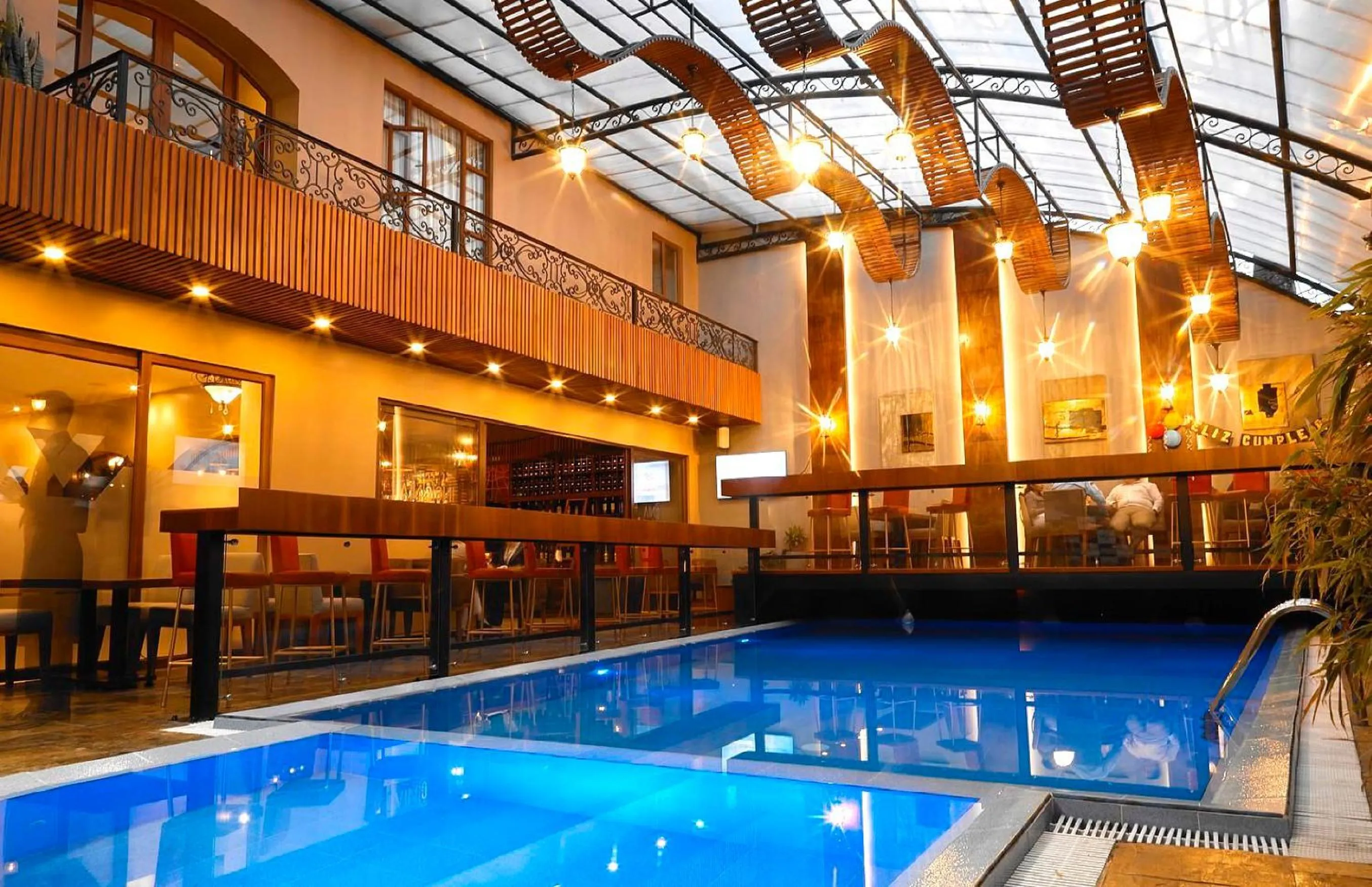 Grand Victoria Boutique Hotel