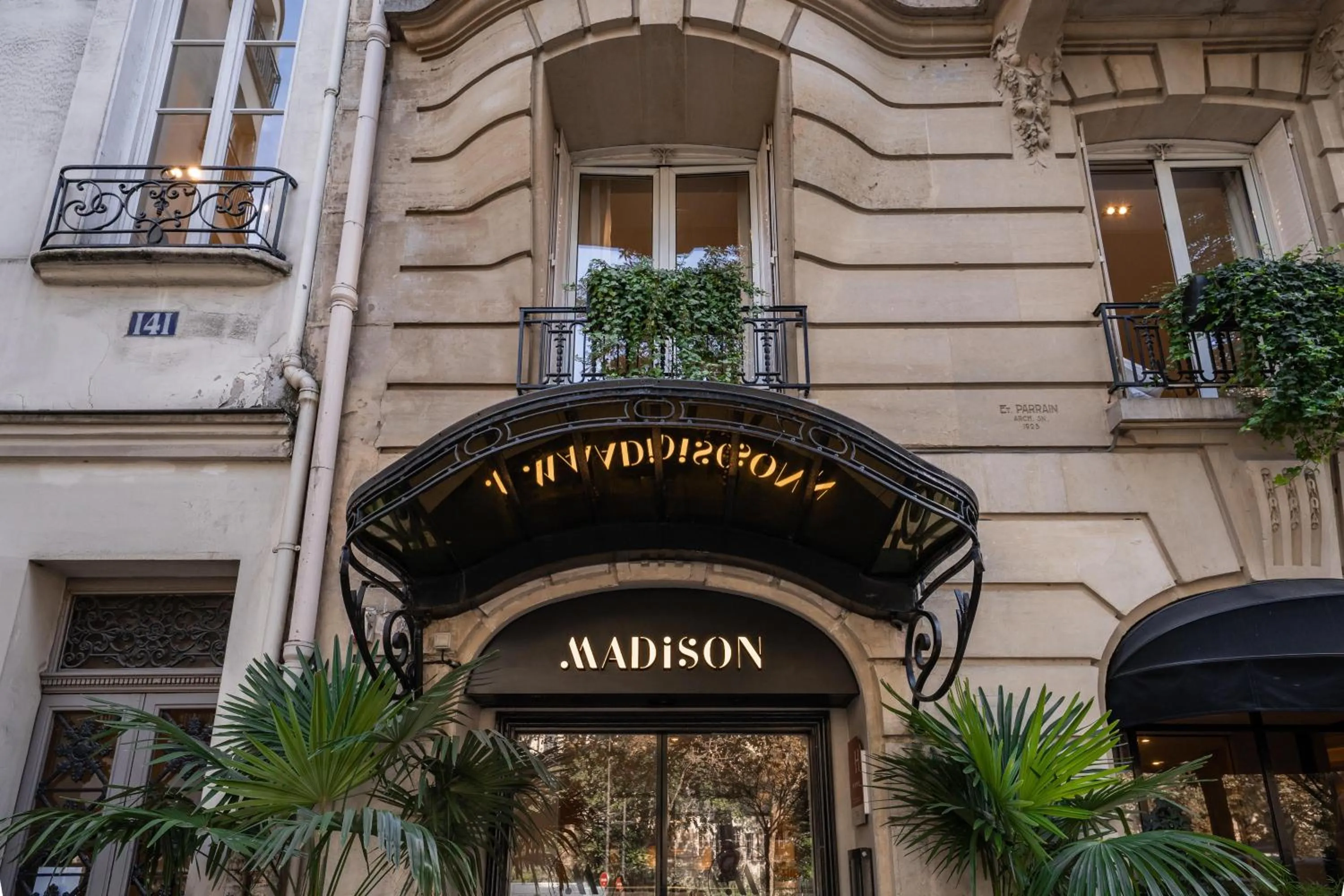 Property building in Hôtel Madison