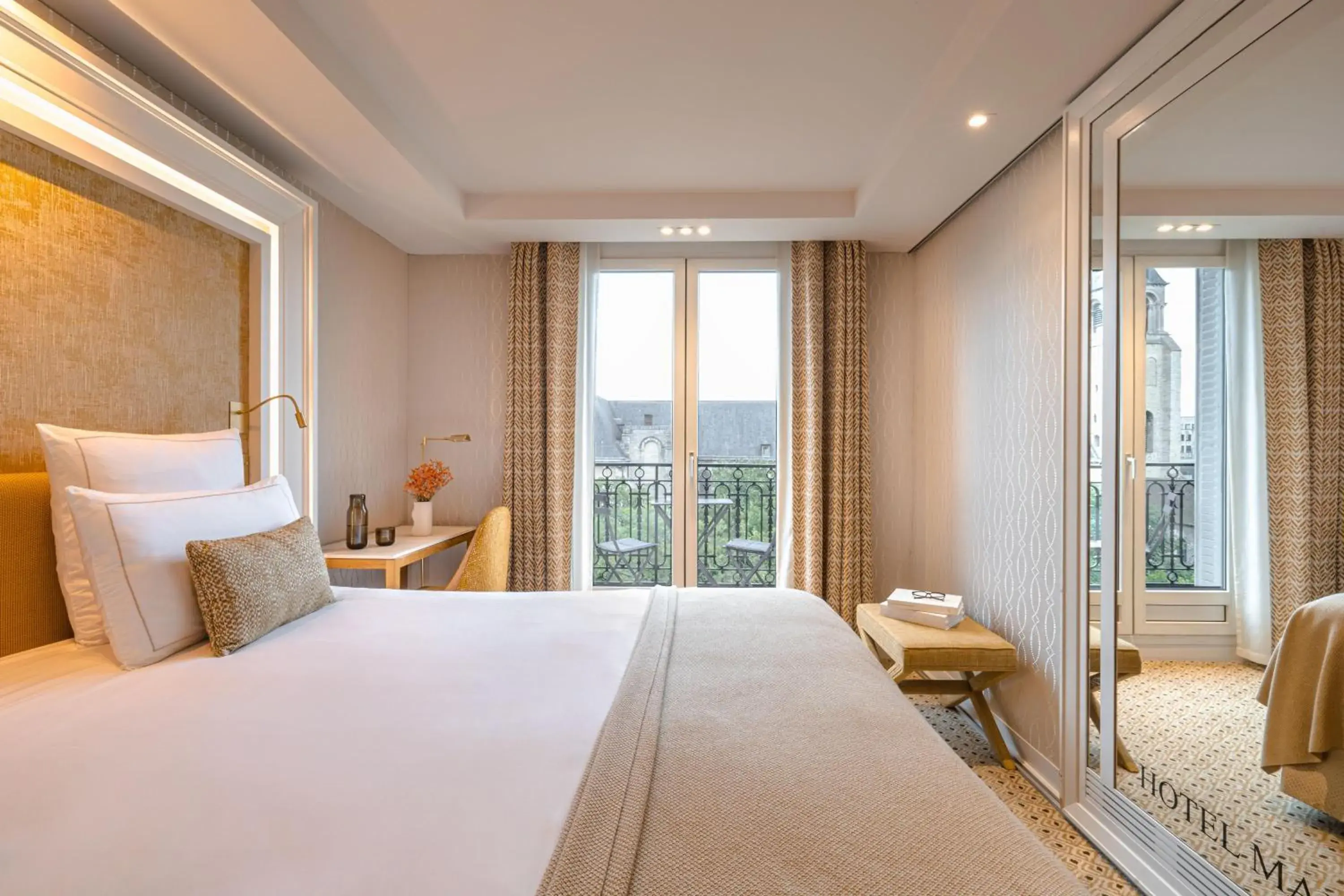 Superior Room with Saint-Germain-des-Prés Church View in Hôtel Madison Superior Room with Saint-Germain-des-Prés Church View in Hôtel Madison