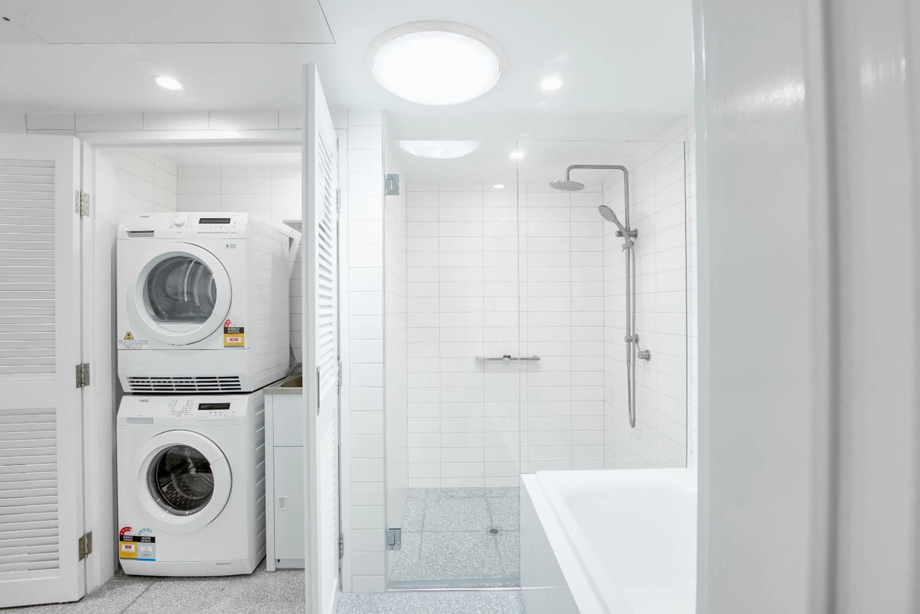 Toilet in Tingirana Noosa