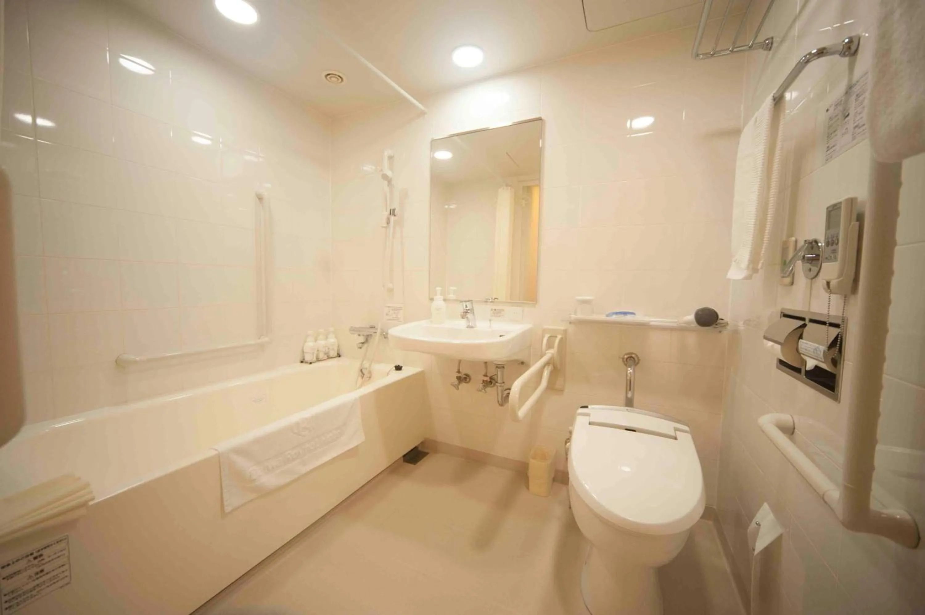 Toilet in Daiwa Roynet Hotel Okinawa-Kenchomae