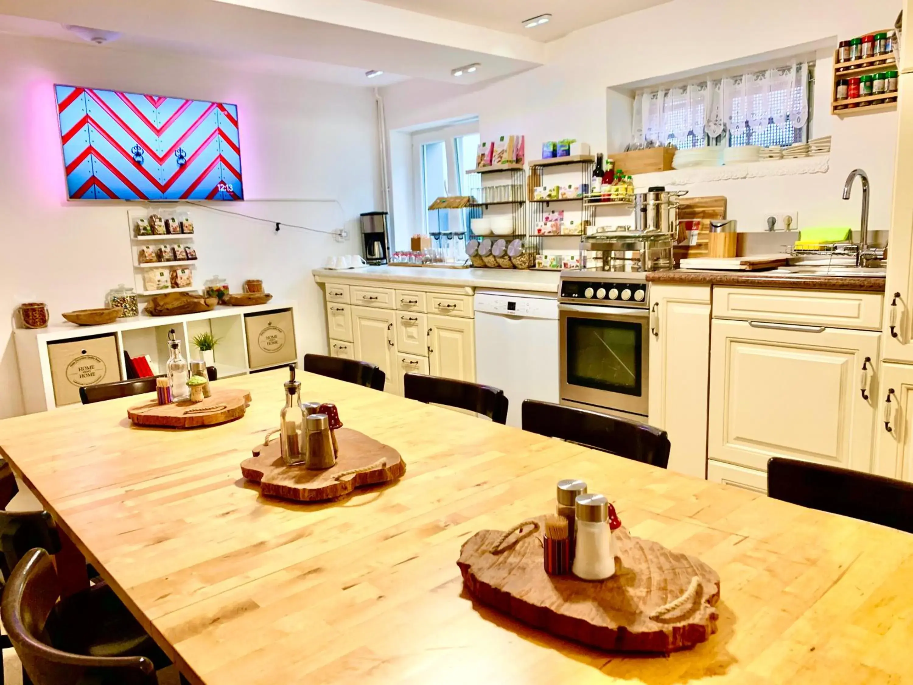 New Hostel Berlin Mitte FREE SNACK hot tea and coffee New Hostel Berlin Mitte FREE SNACK hot tea and coffee