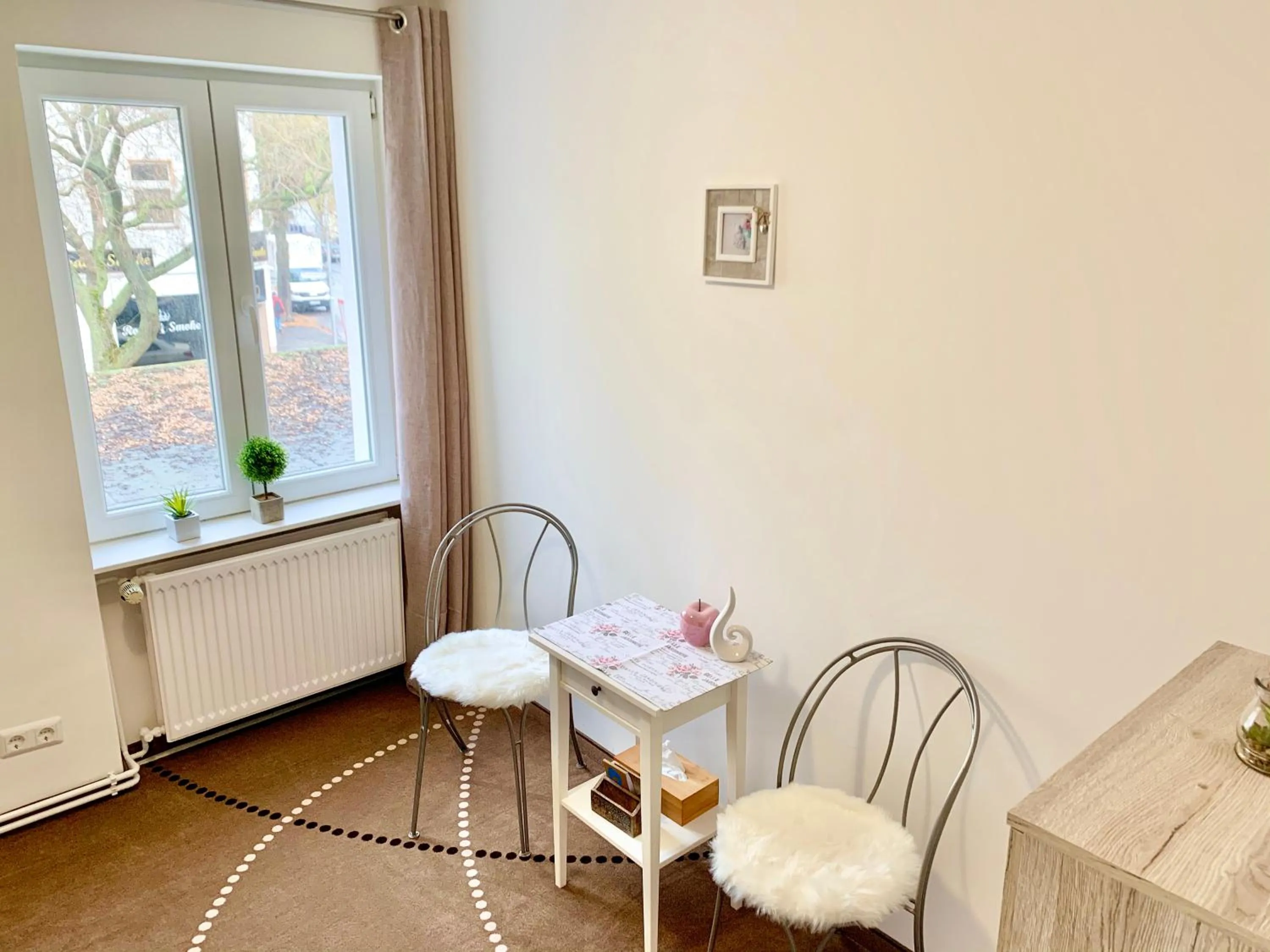 New Hostel Berlin Mitte FREE SNACK hot tea and coffee