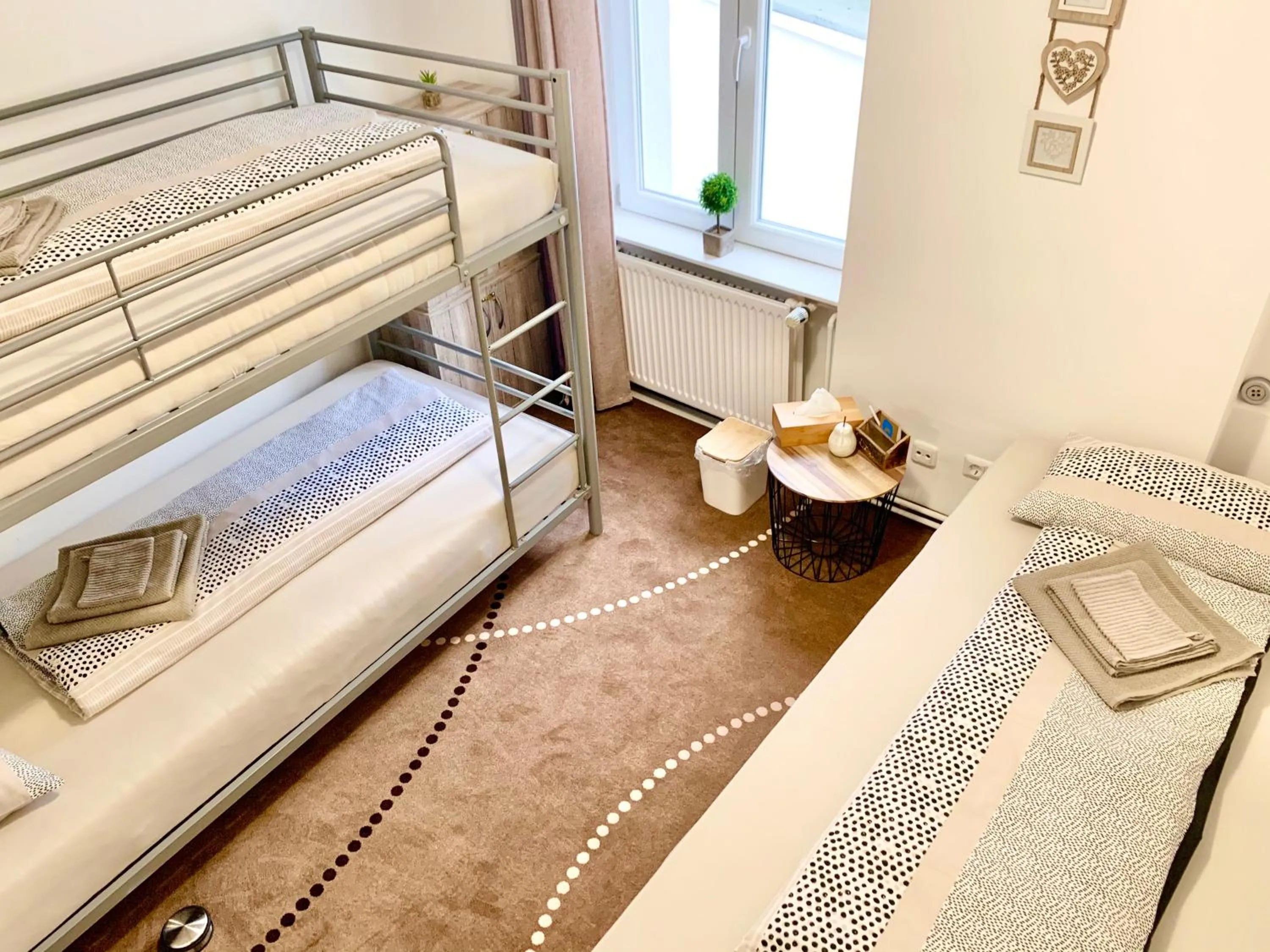 Bed in New Hostel Berlin Mitte FREE SNACK hot tea and coffee