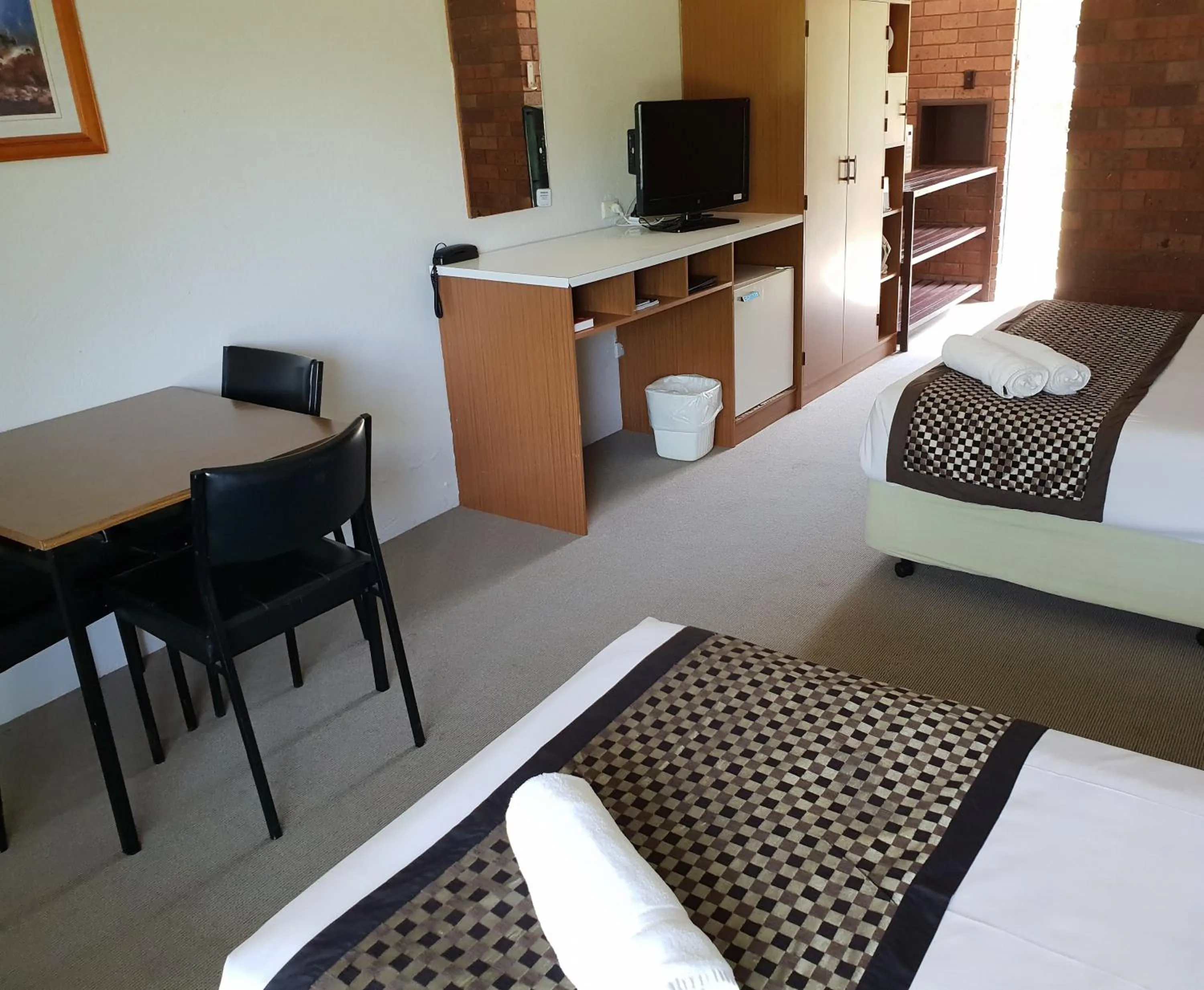 Bedroom, Bed in Bogong View Motor Inn