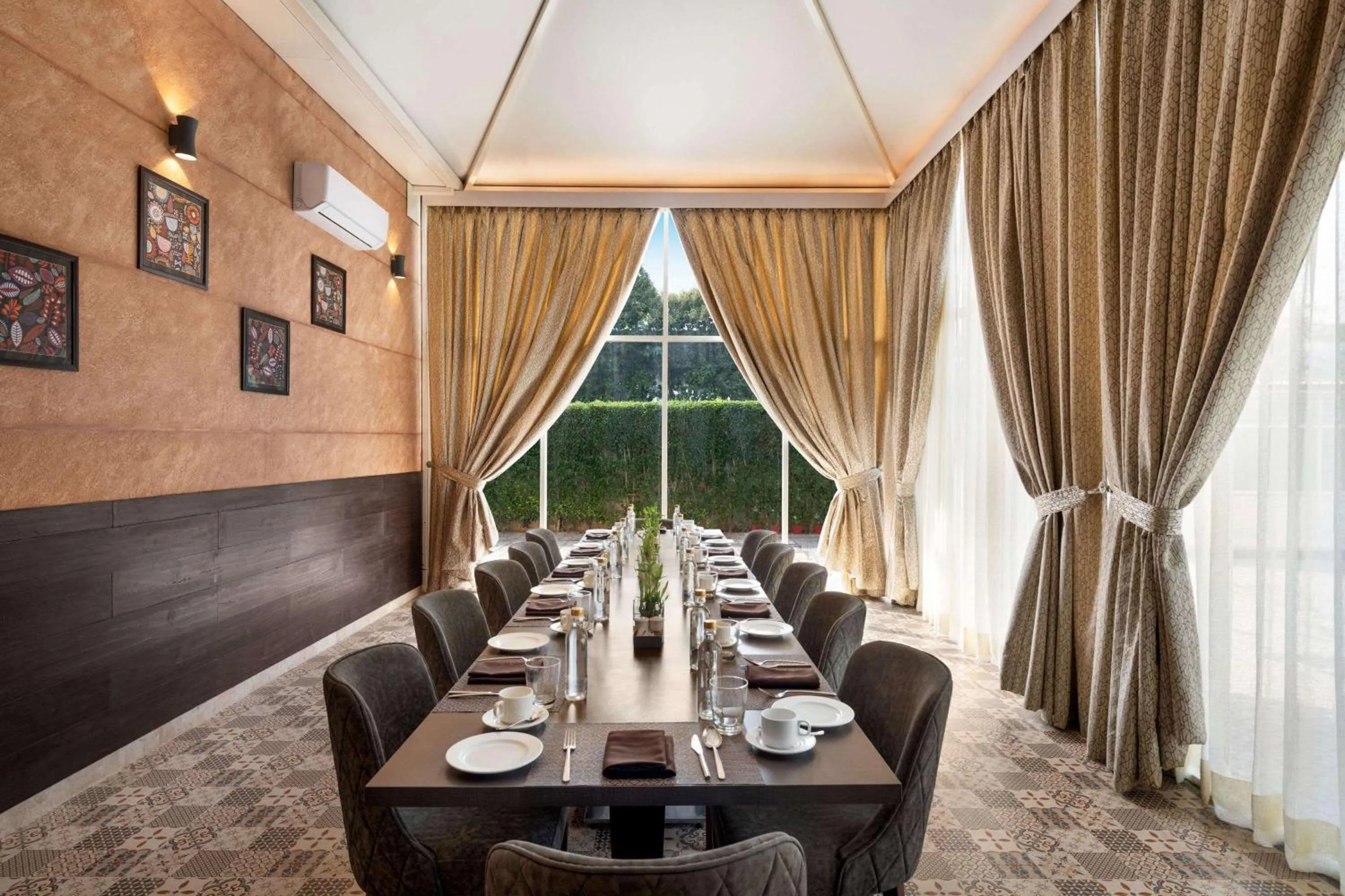 Restaurant/places to eat in Ramada by Wyndham Aligarh GT Road