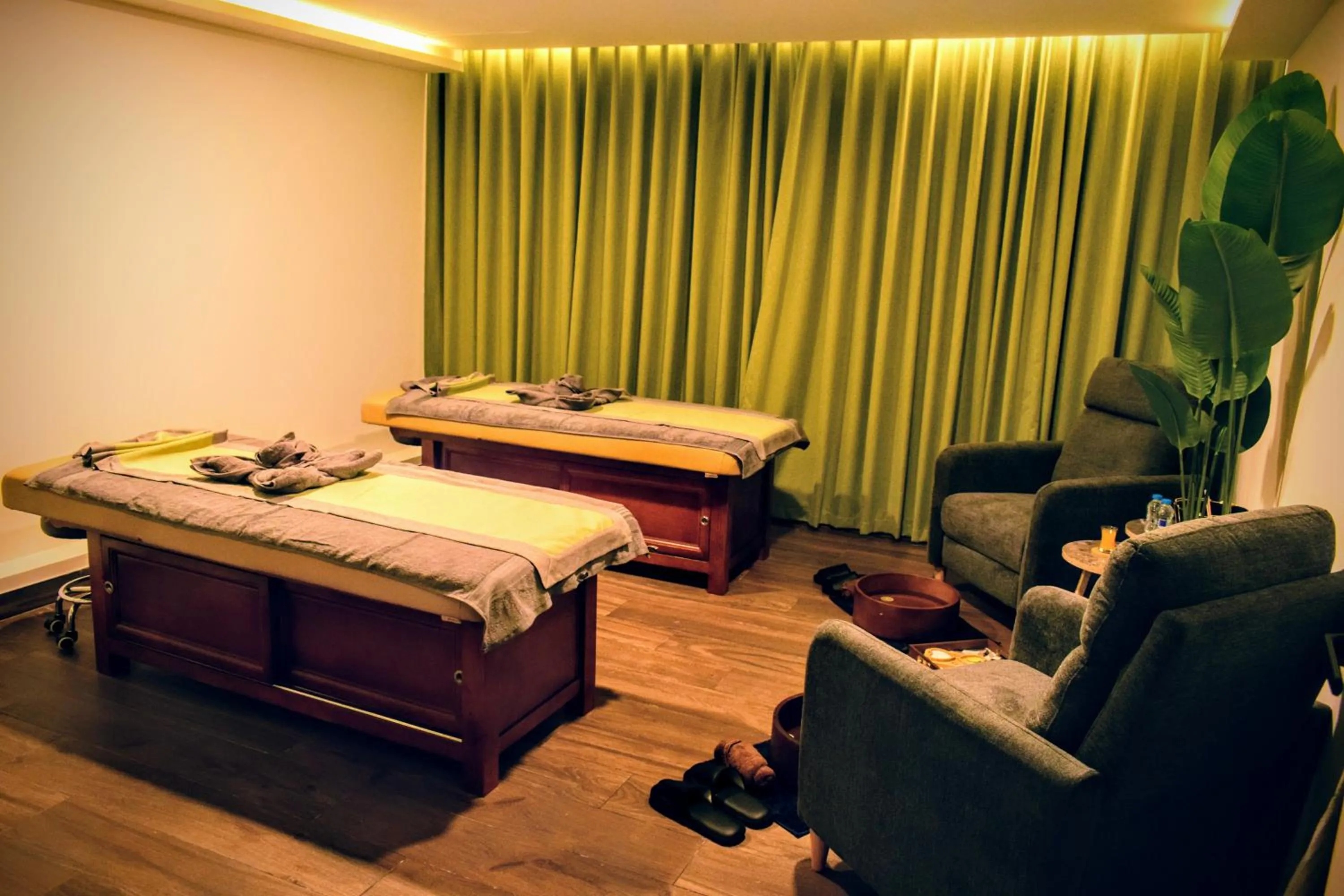 Spa and wellness centre/facilities, Bed in Wyndham Garden Muscat Al Khuwair