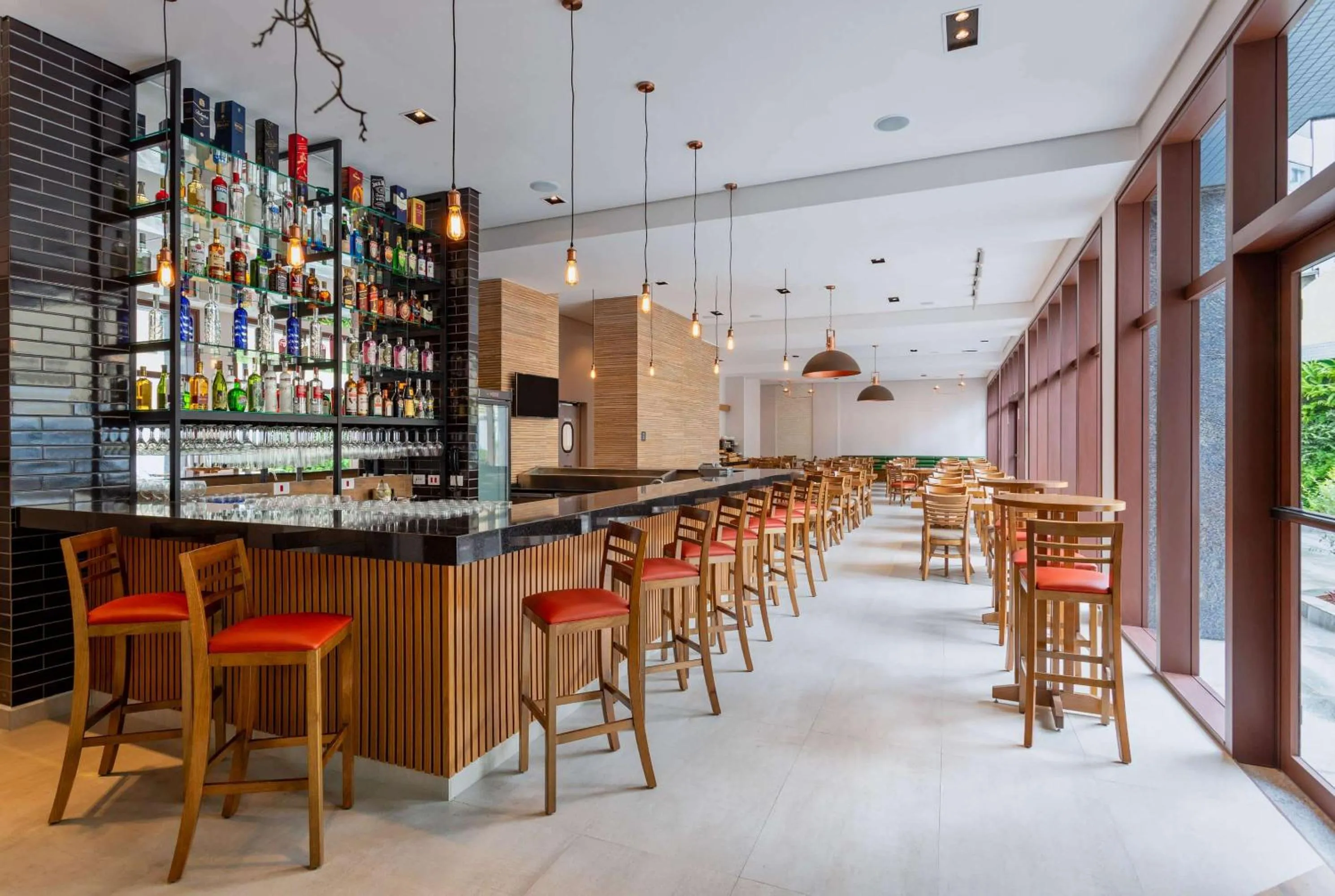 Lounge or bar in TRYP by Wyndham São Paulo Paulista Paraíso