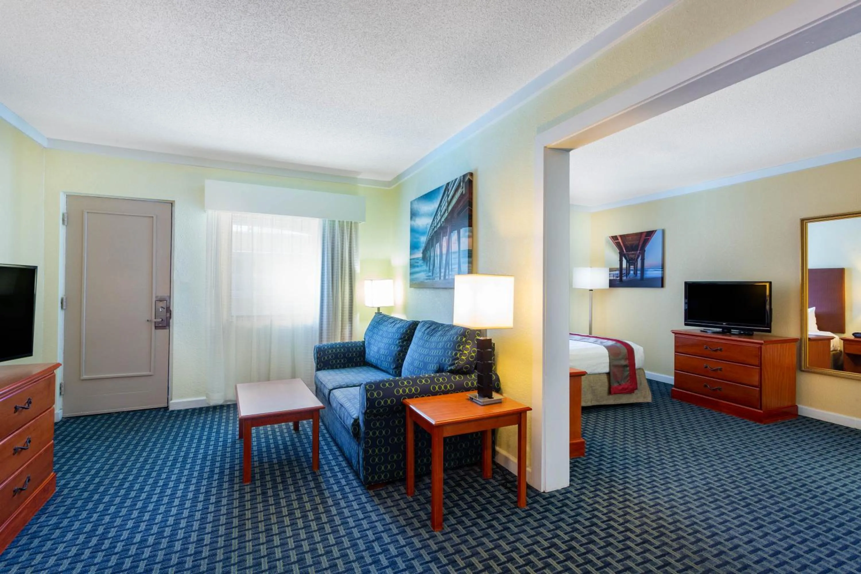 Living room in Ramada by Wyndham Virginia Beach