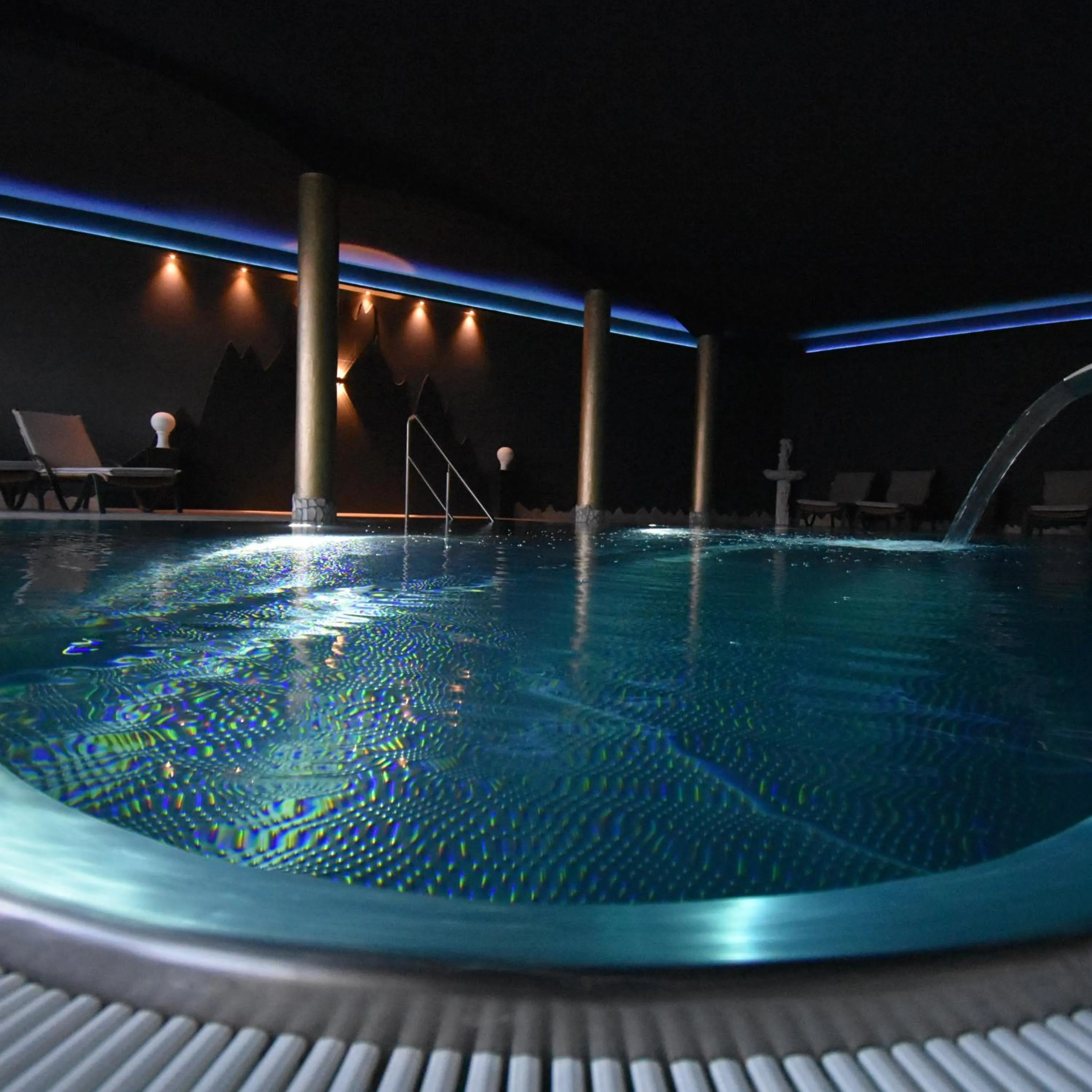 Pool view in Rooms & Amoria Spa for Adults Only - Hotel Jägerhof Wörthersee