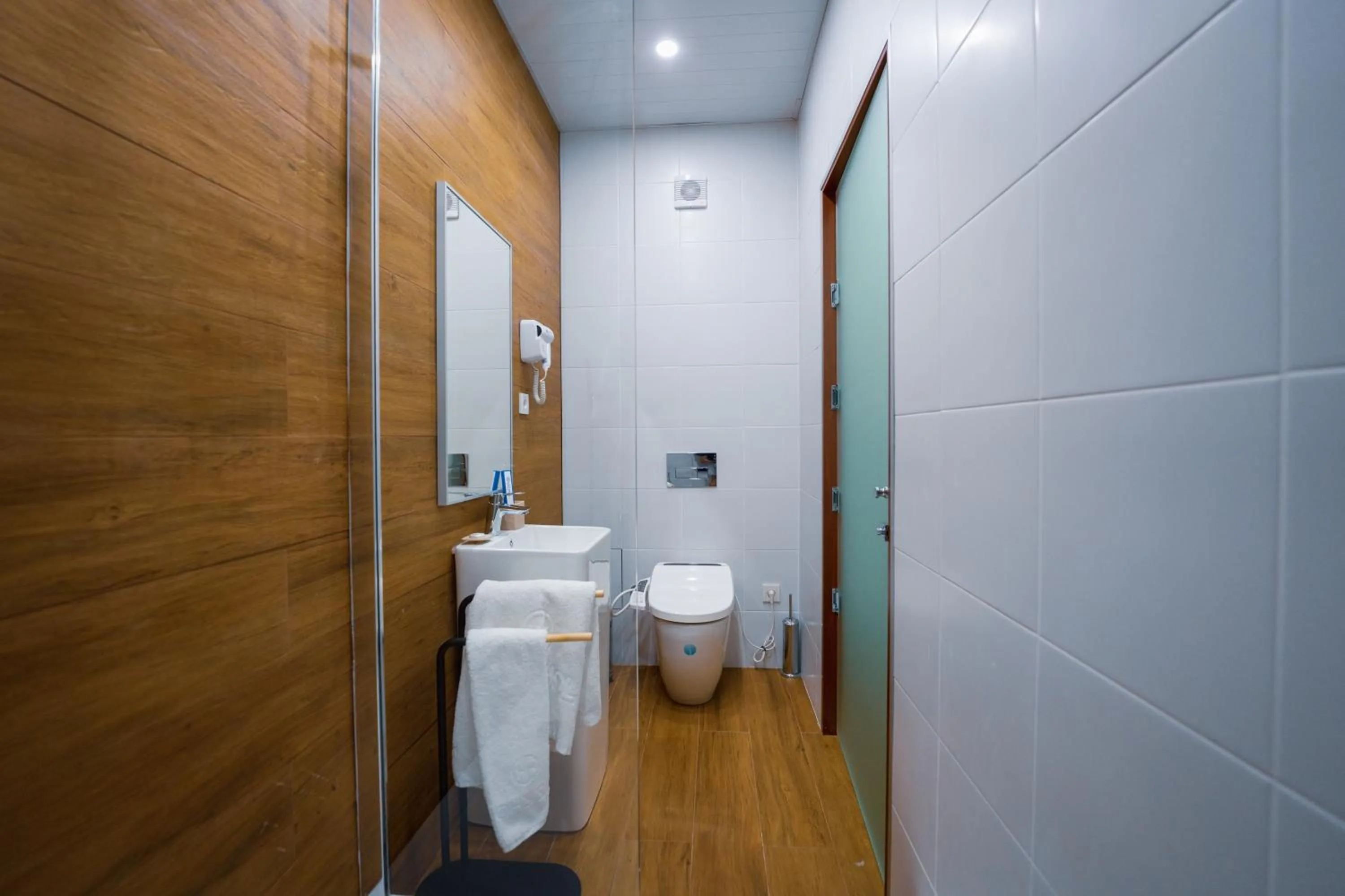 Shower in Kazzhol Park Hotel Almaty