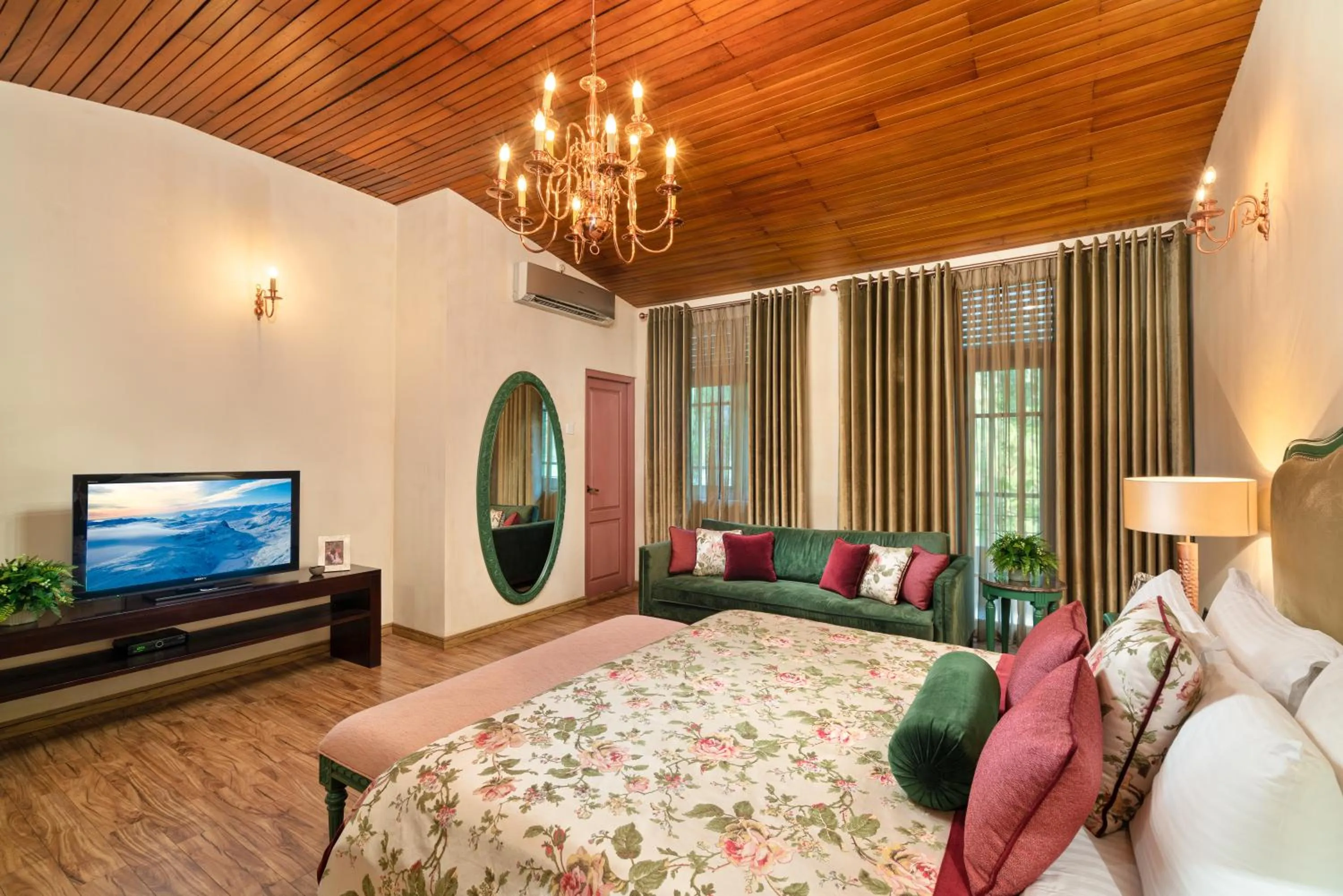 Photo of the whole room, Bed in Clove Villa