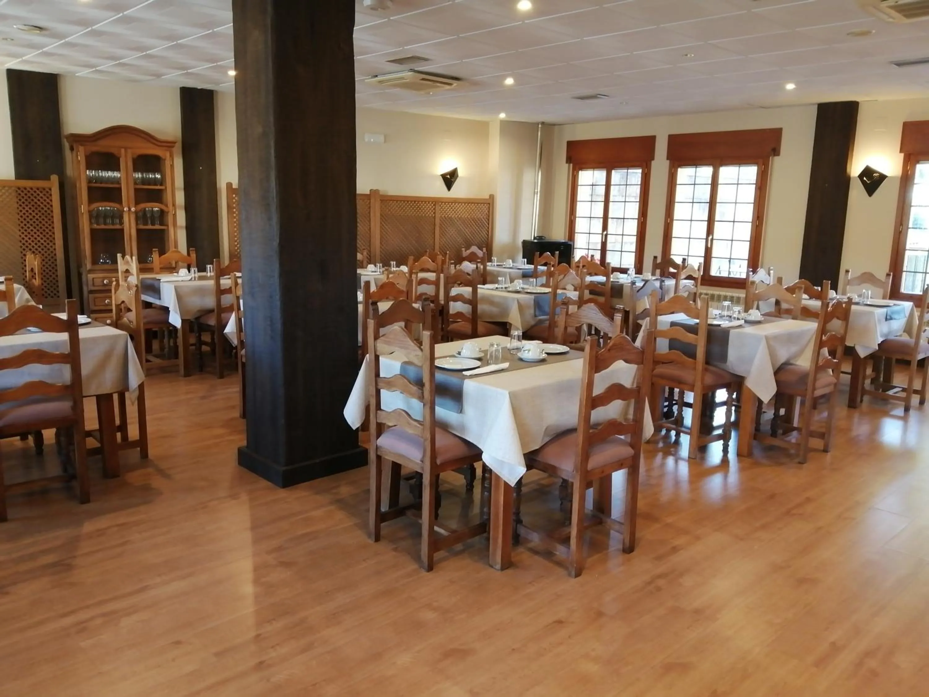 Restaurant/places to eat in Hotel Rural Villa de Vinuesa