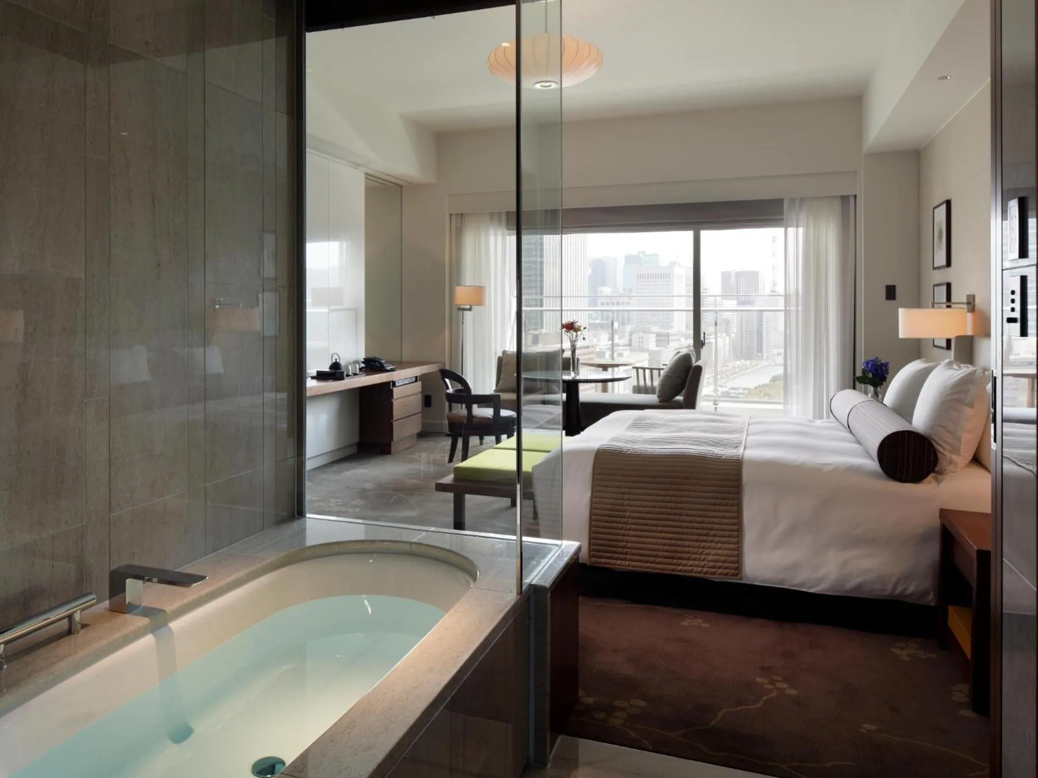 Bedroom, Bed in Palace Hotel Tokyo