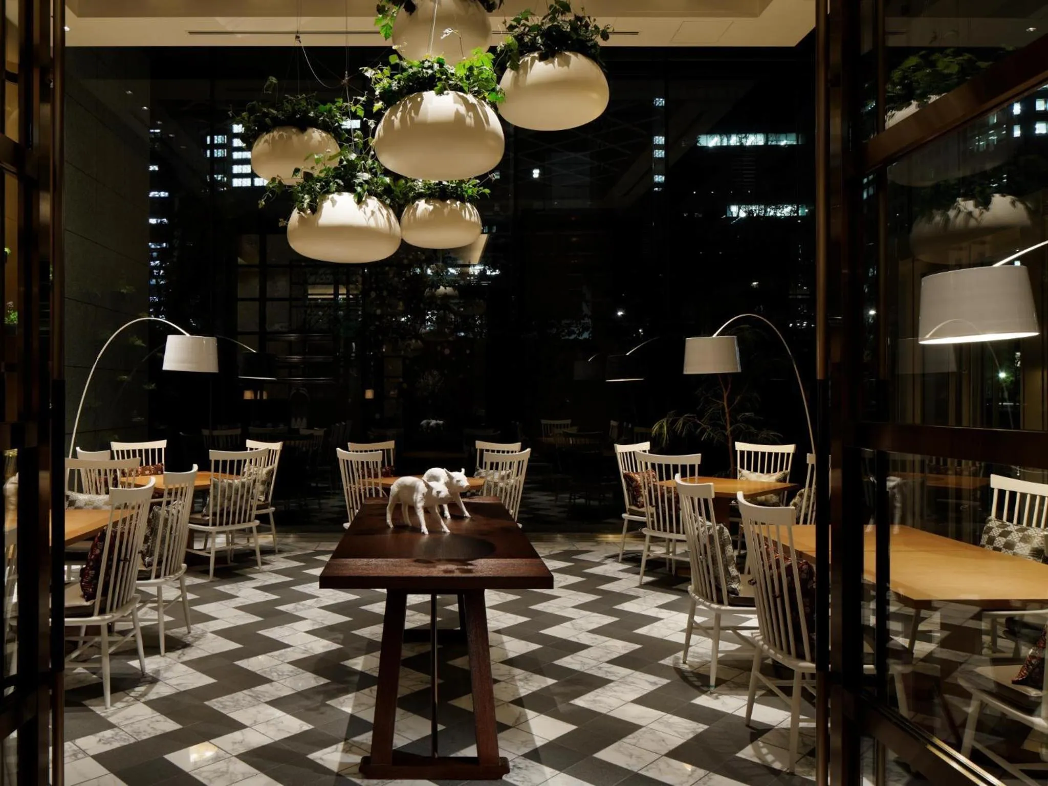 Restaurant/places to eat in Palace Hotel Tokyo