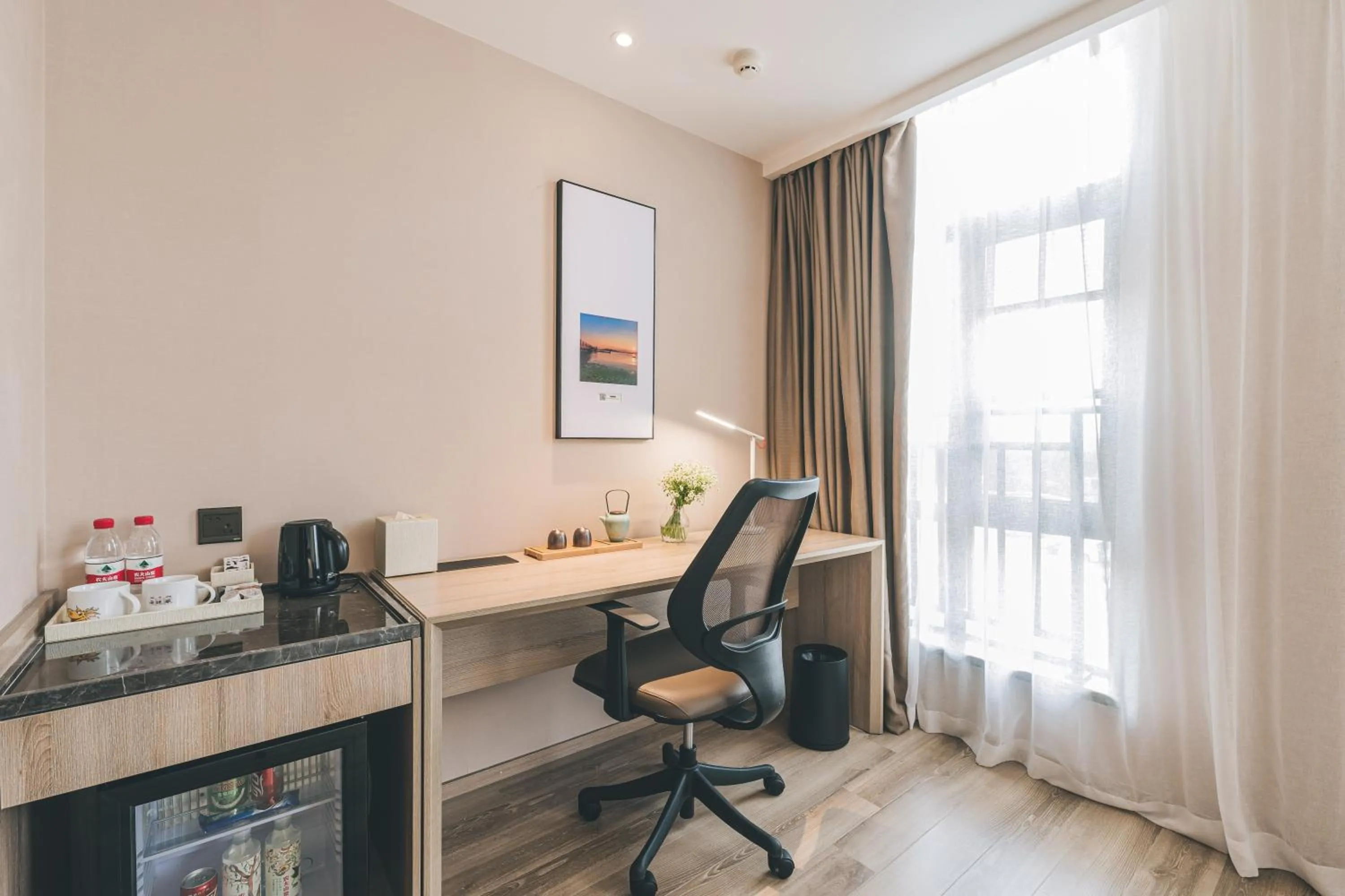 Photo of the whole room in Atour Hotel Ningbo Airport Yinzhou Avenue