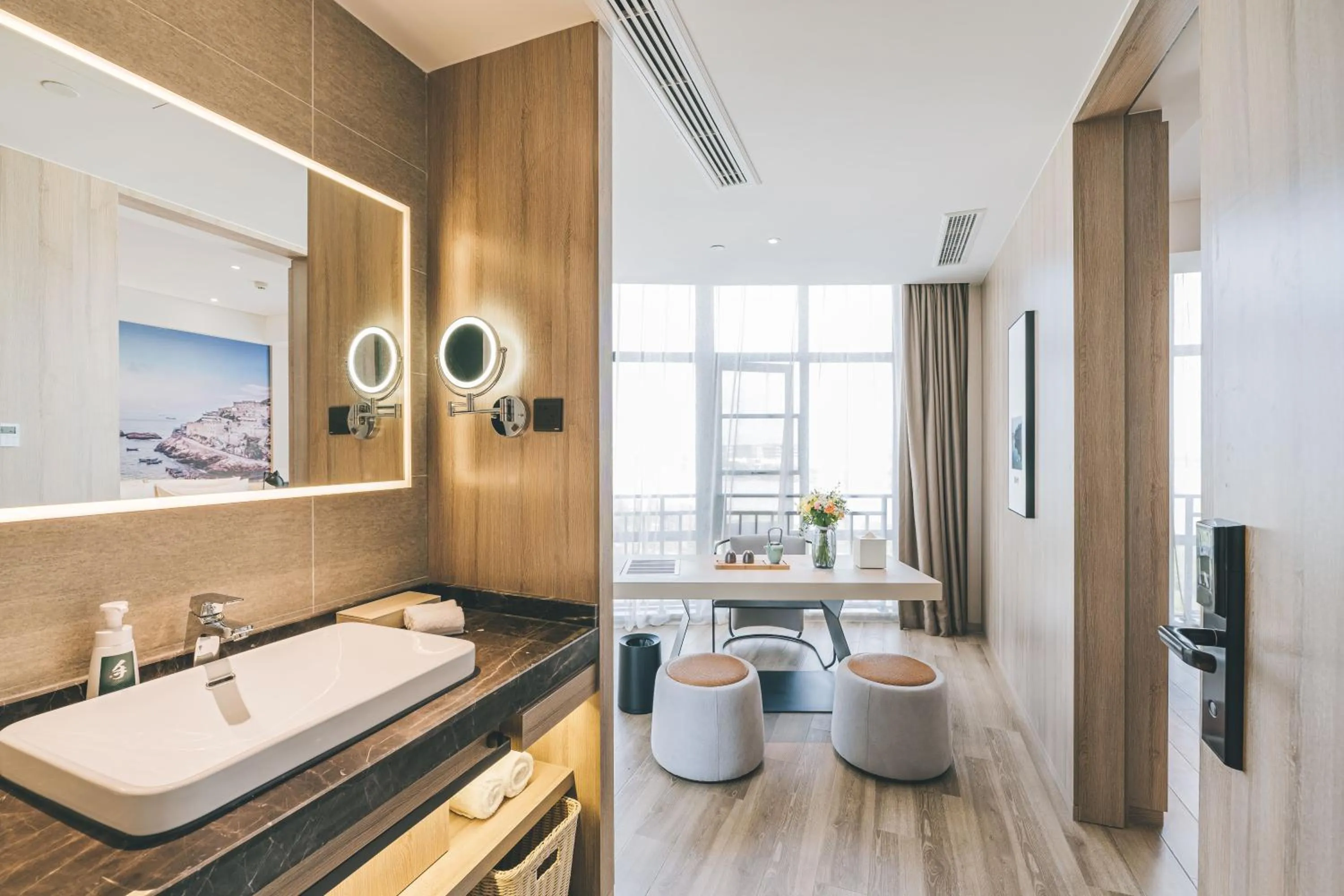 Photo of the whole room in Atour Hotel Ningbo Airport Yinzhou Avenue