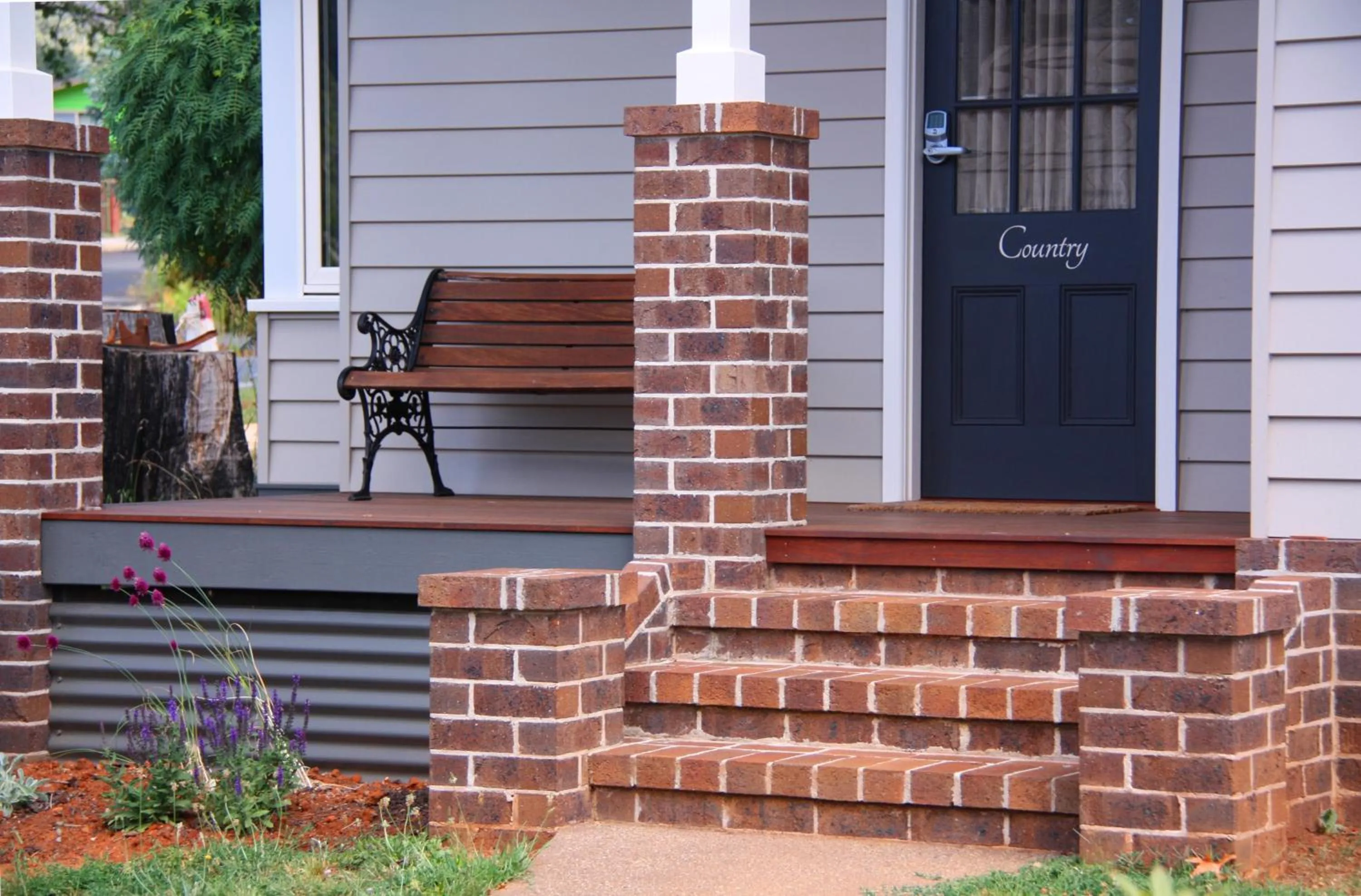 Facade/entrance in Marysville Garden Cottages