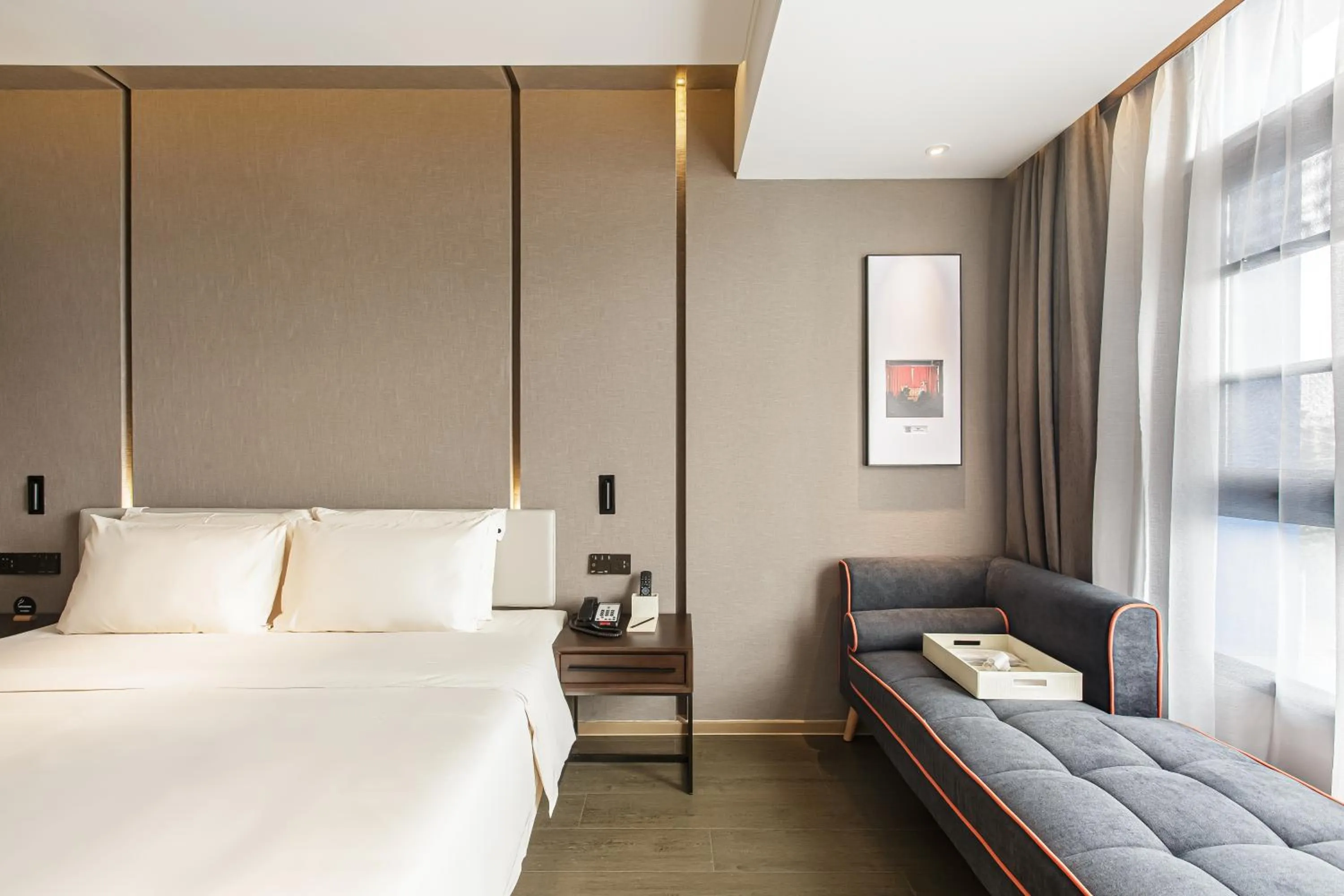 Bed in Atour Hotel Chengdu Yulin Huaxi