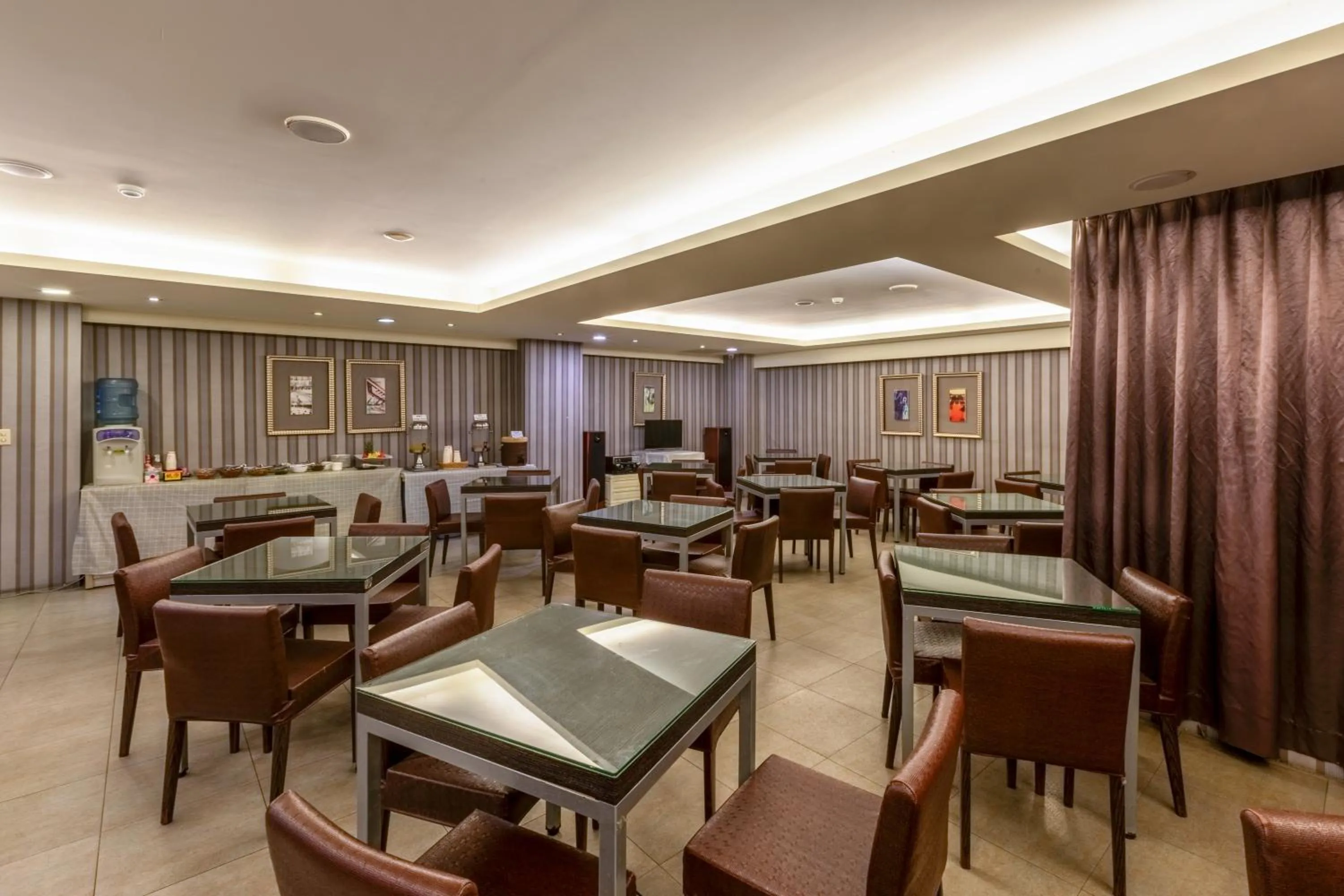 Restaurant/places to eat in Ren Mei Fashion Hotel