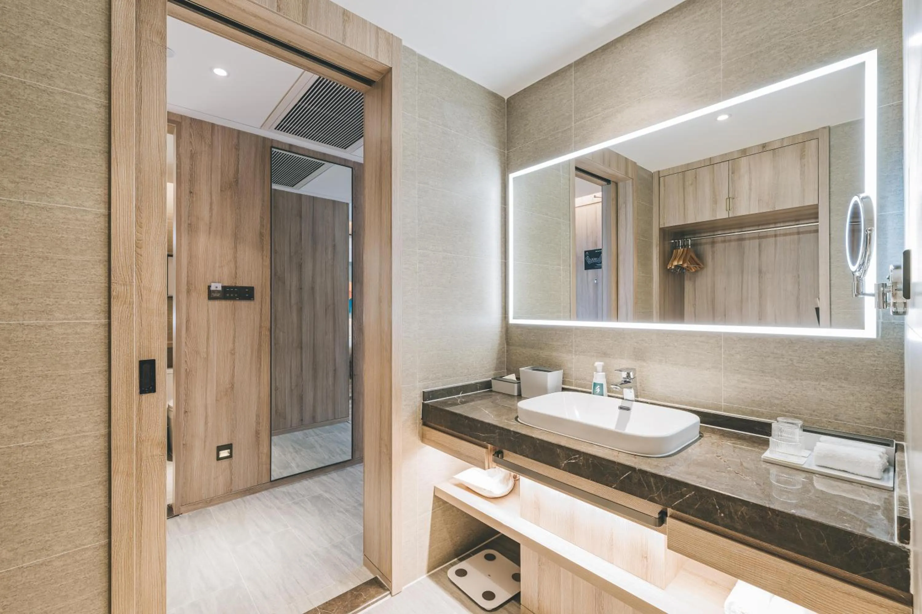 Shower in Atour Hotel (Puning High Speed Railway Station)