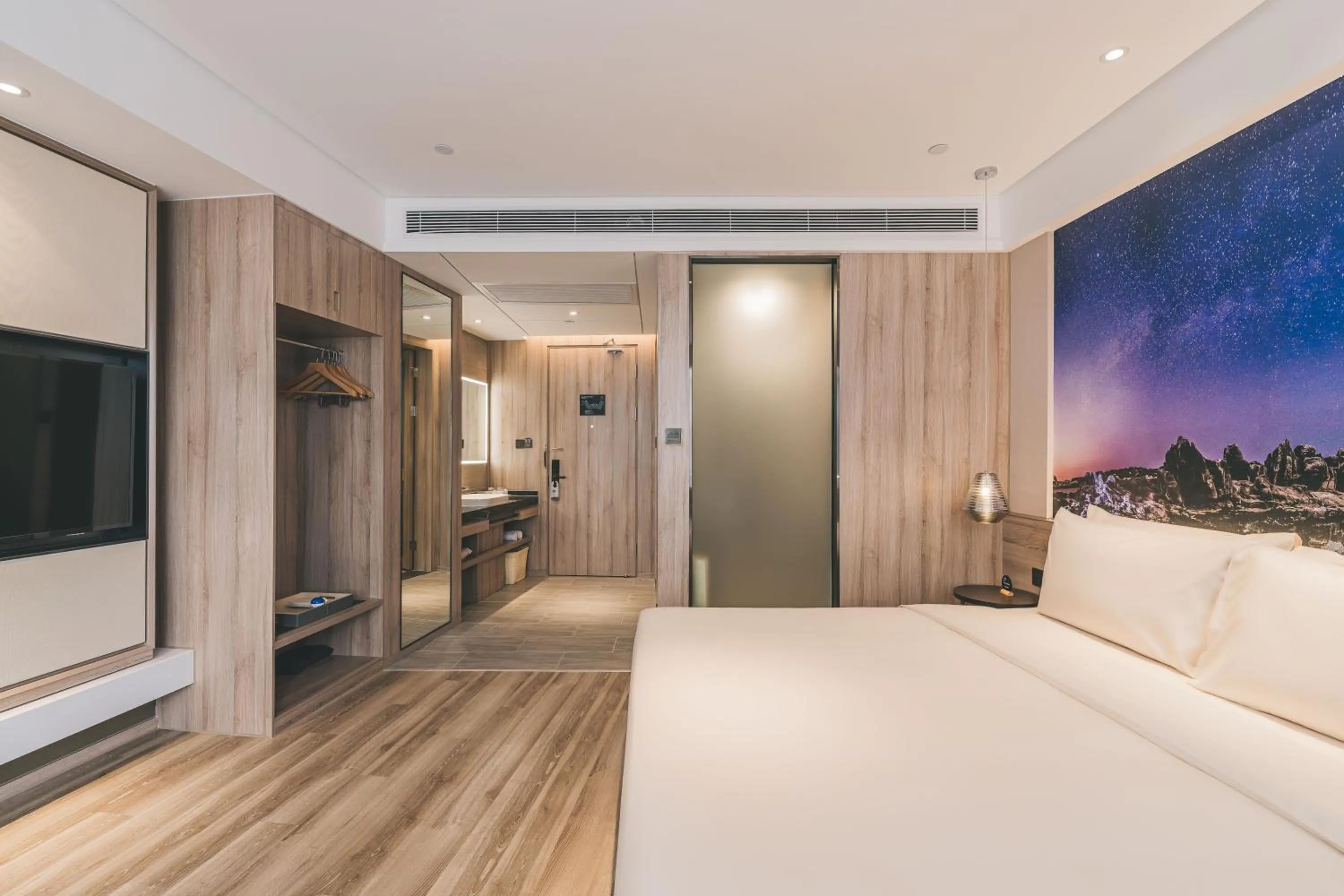 Photo of the whole room, Bed in Atour Hotel (Puning High Speed Railway Station)