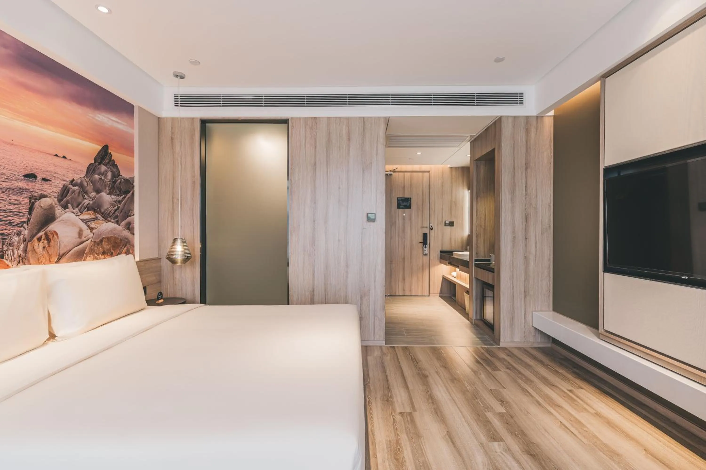 Photo of the whole room, Bed in Atour Hotel (Puning High Speed Railway Station)