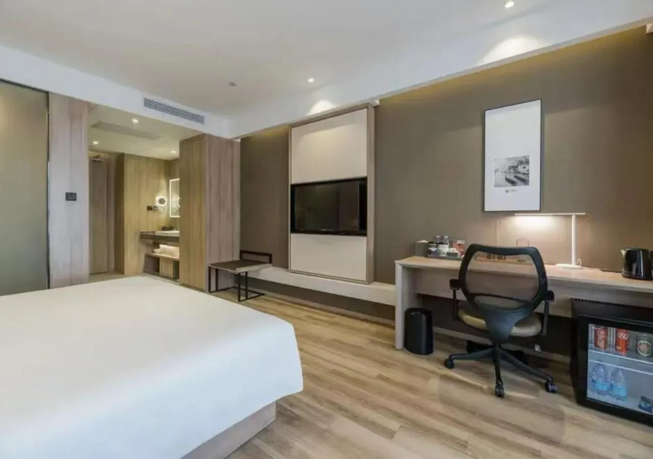 Property building, Bed in Atour Hotel Hangzhou Binjiang Jiangling Road