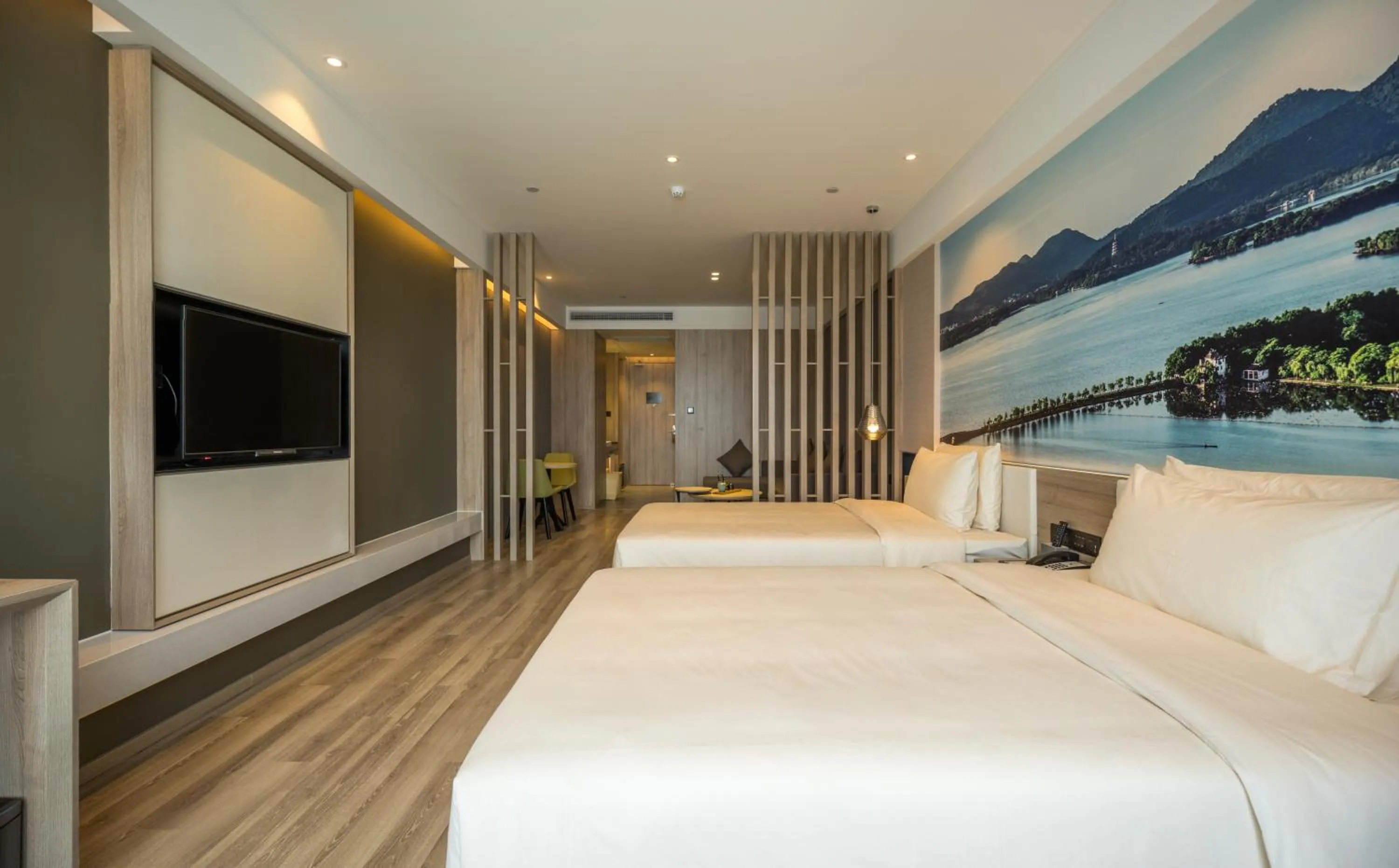 Photo of the whole room, Bed in Atour Hotel Hangzhou Binjiang Jiangling Road