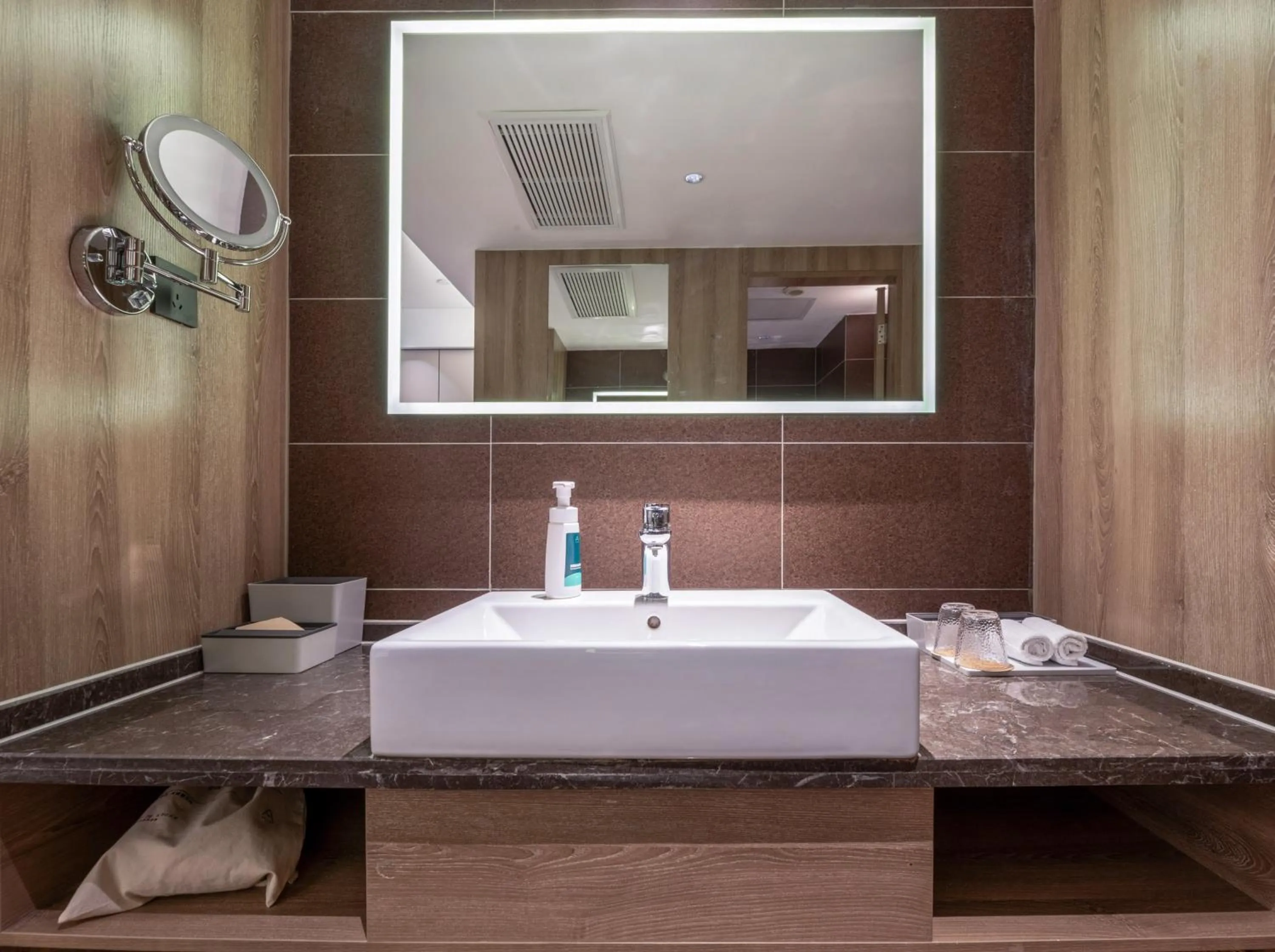 Toilet in Atour Hotel (Suzhou Wujiang)