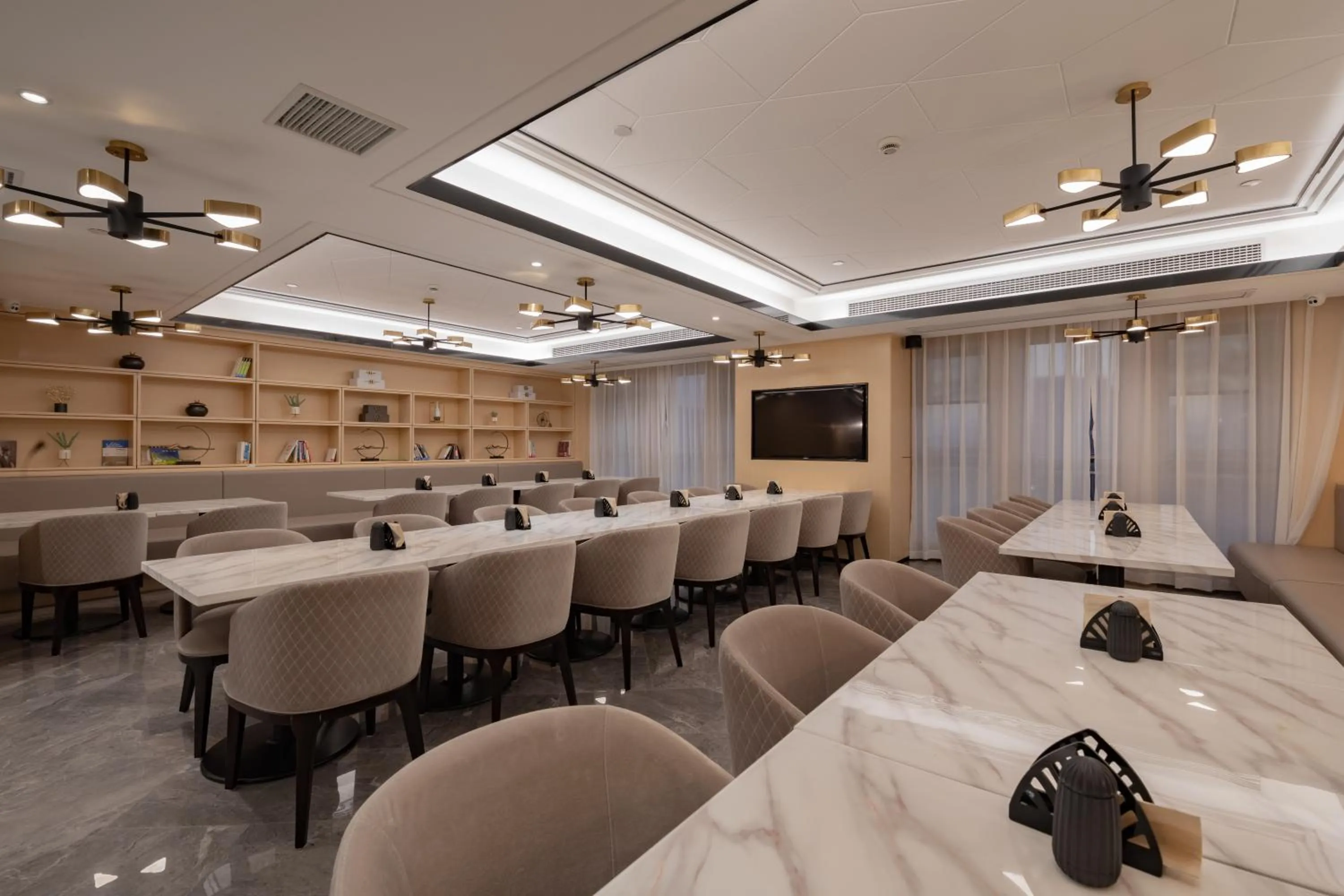 Restaurant/places to eat in Atour Hotel (Suzhou Wujiang Wuyue Plaza)