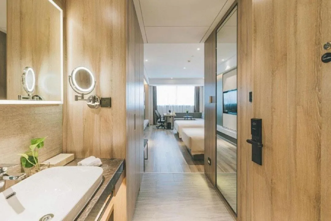 Atour Hotel Yiwu International Trade City