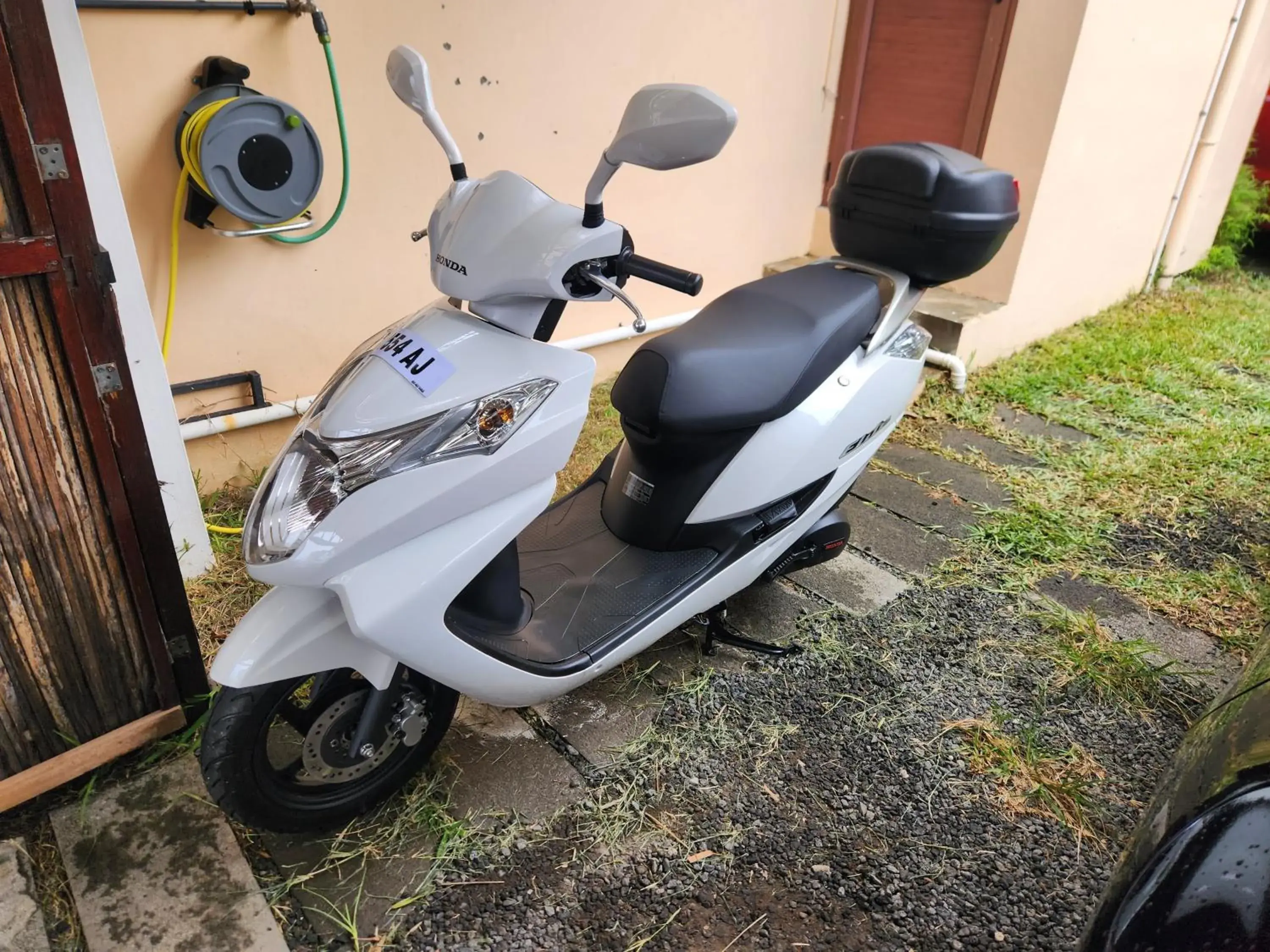 Studio in Mountain View Studio in Mountain View