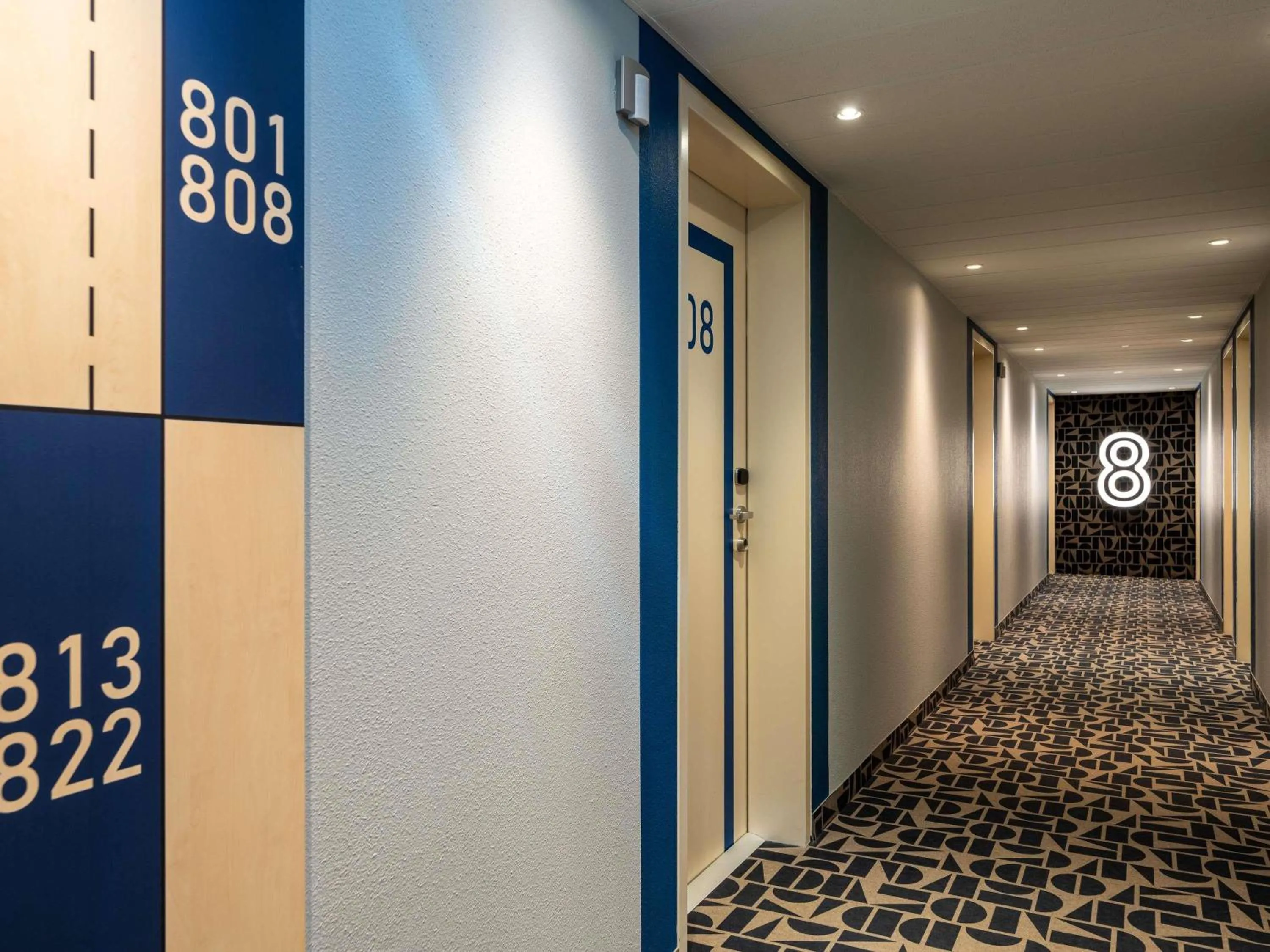 Bedroom in ibis budget Berlin Kurfürstendamm