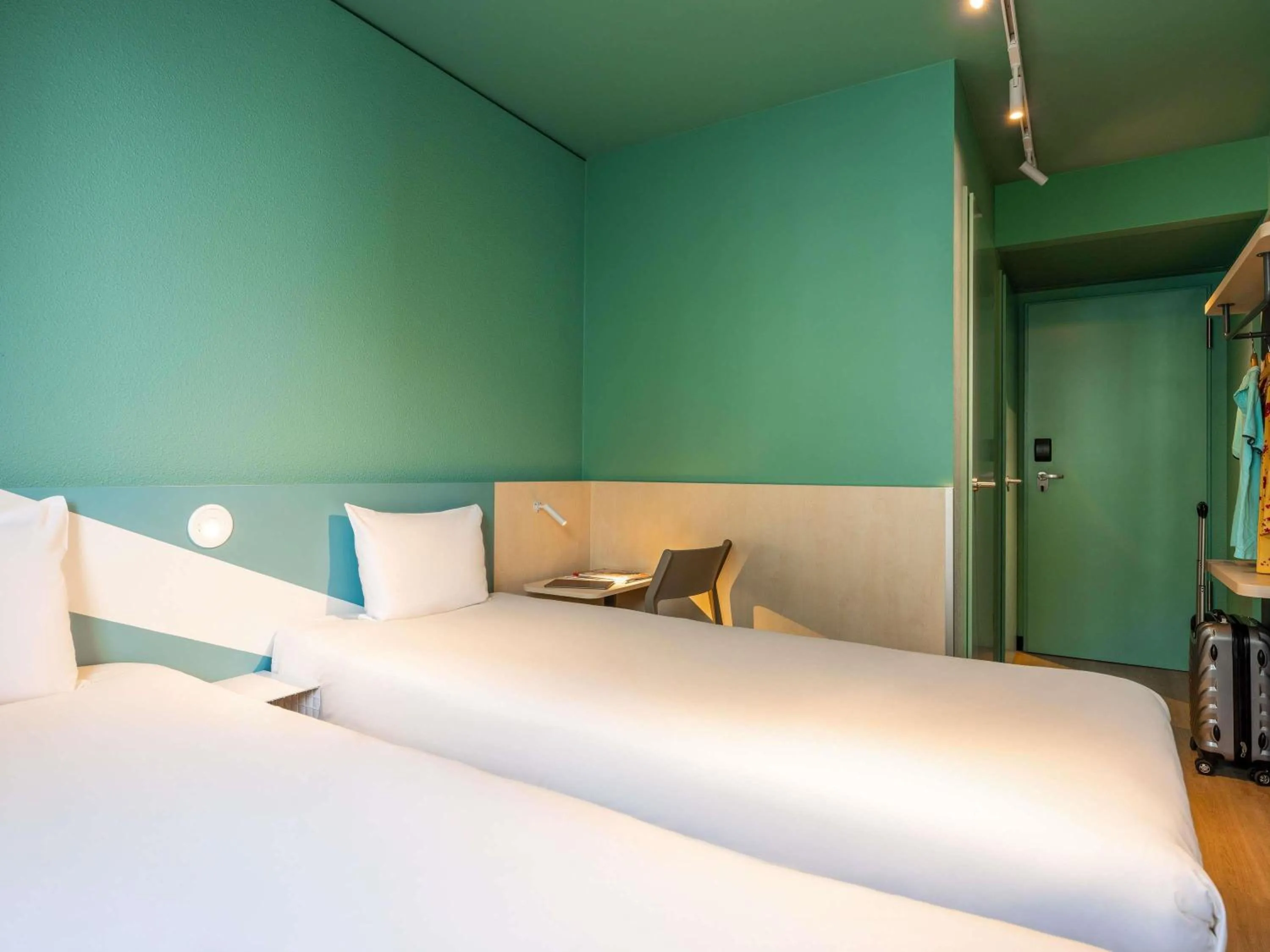 Bedroom, Bed in ibis budget Berlin Kurfürstendamm