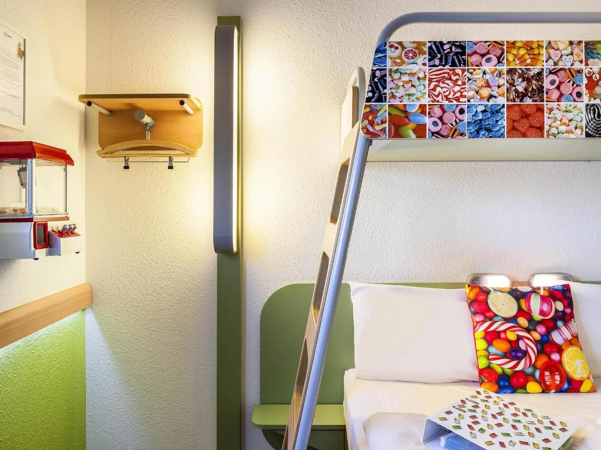 Bedroom, Bed in ibis budget Berlin Kurfürstendamm