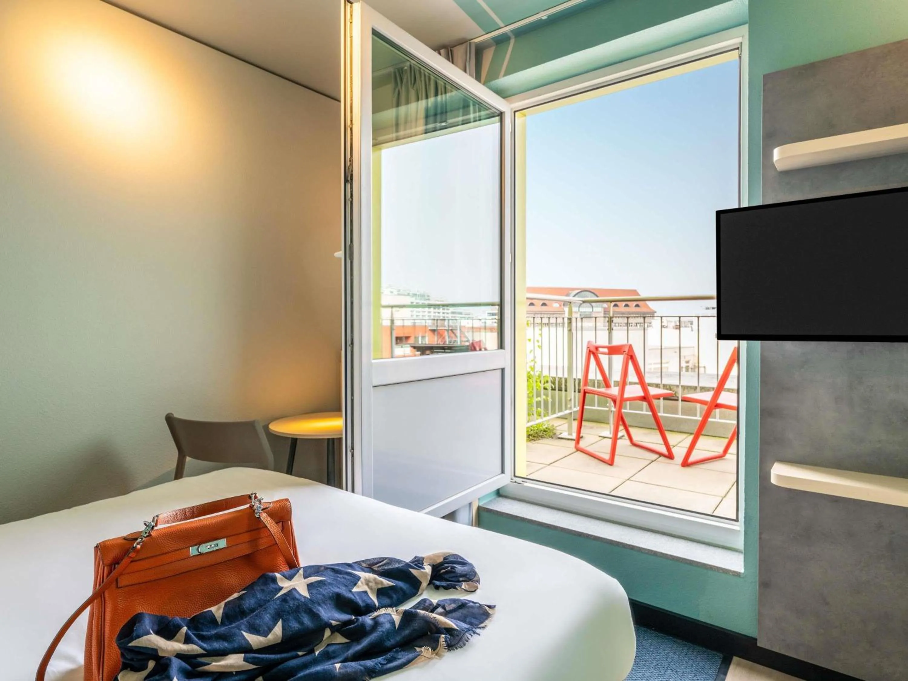 Bedroom, Bed in ibis budget Berlin Kurfürstendamm