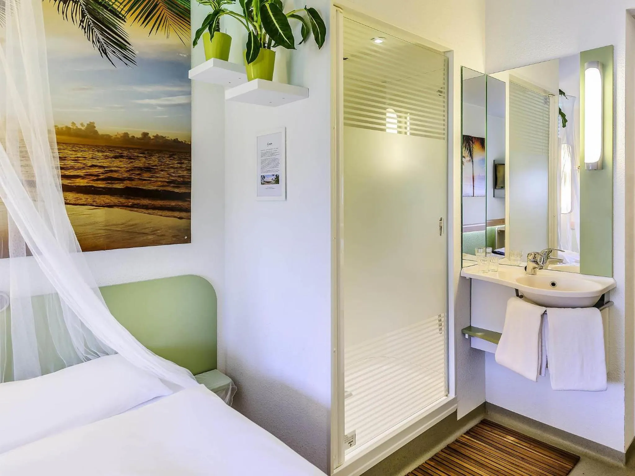 Bedroom, Bed in ibis budget Berlin Kurfürstendamm